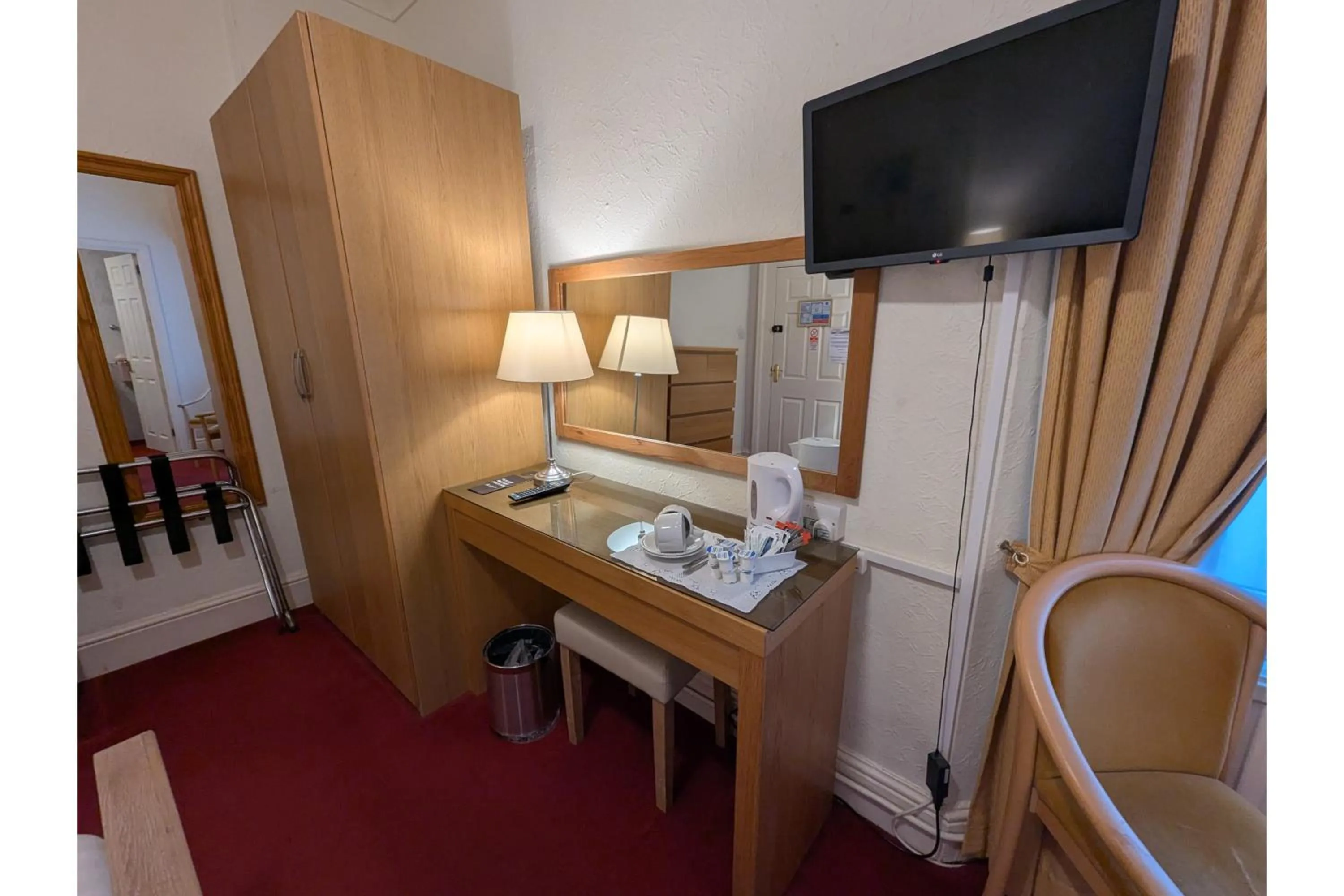 Bedroom, Bed in The Belgrave Hotel Tenby