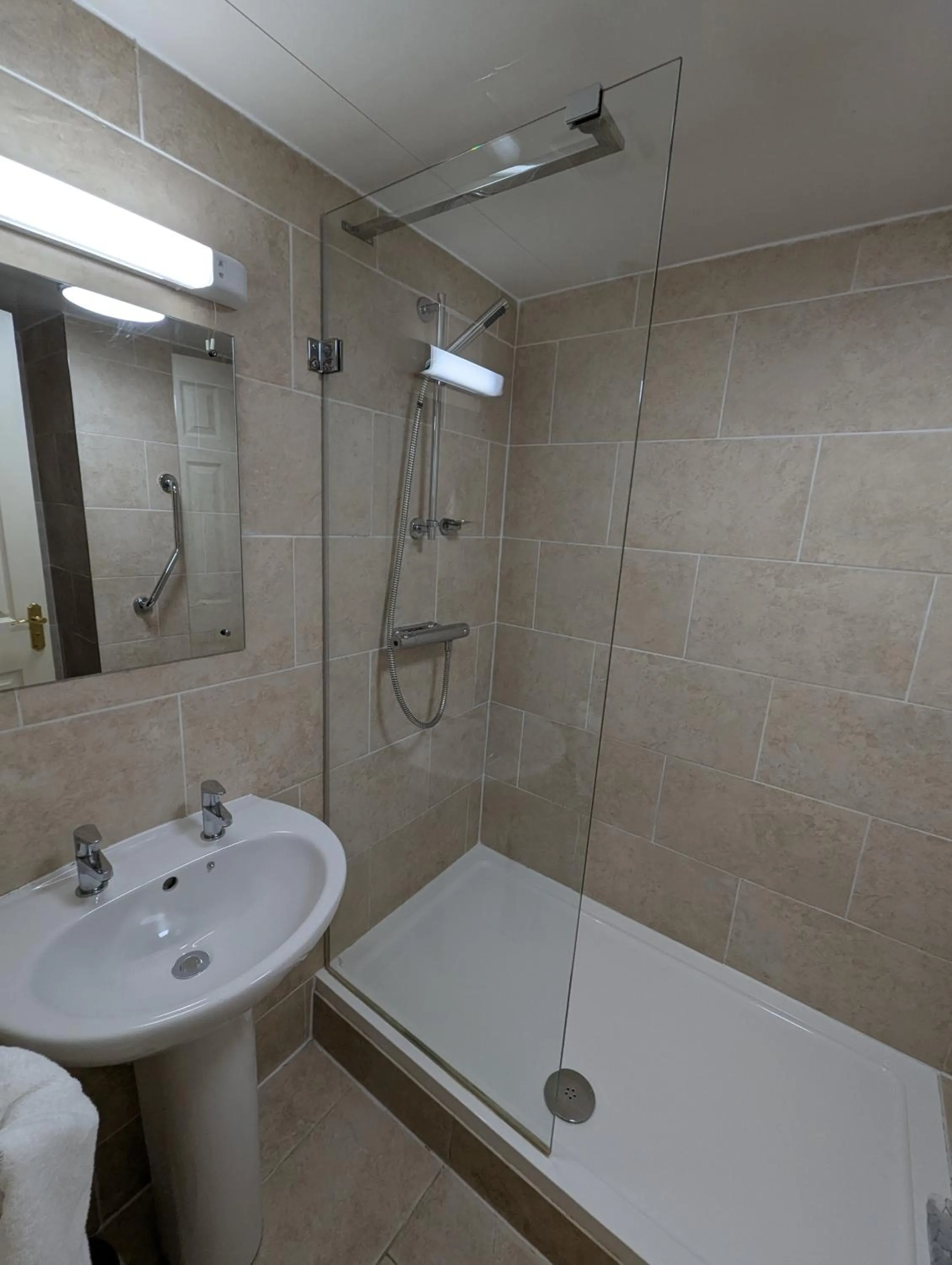 Bathroom in The Belgrave Hotel Tenby