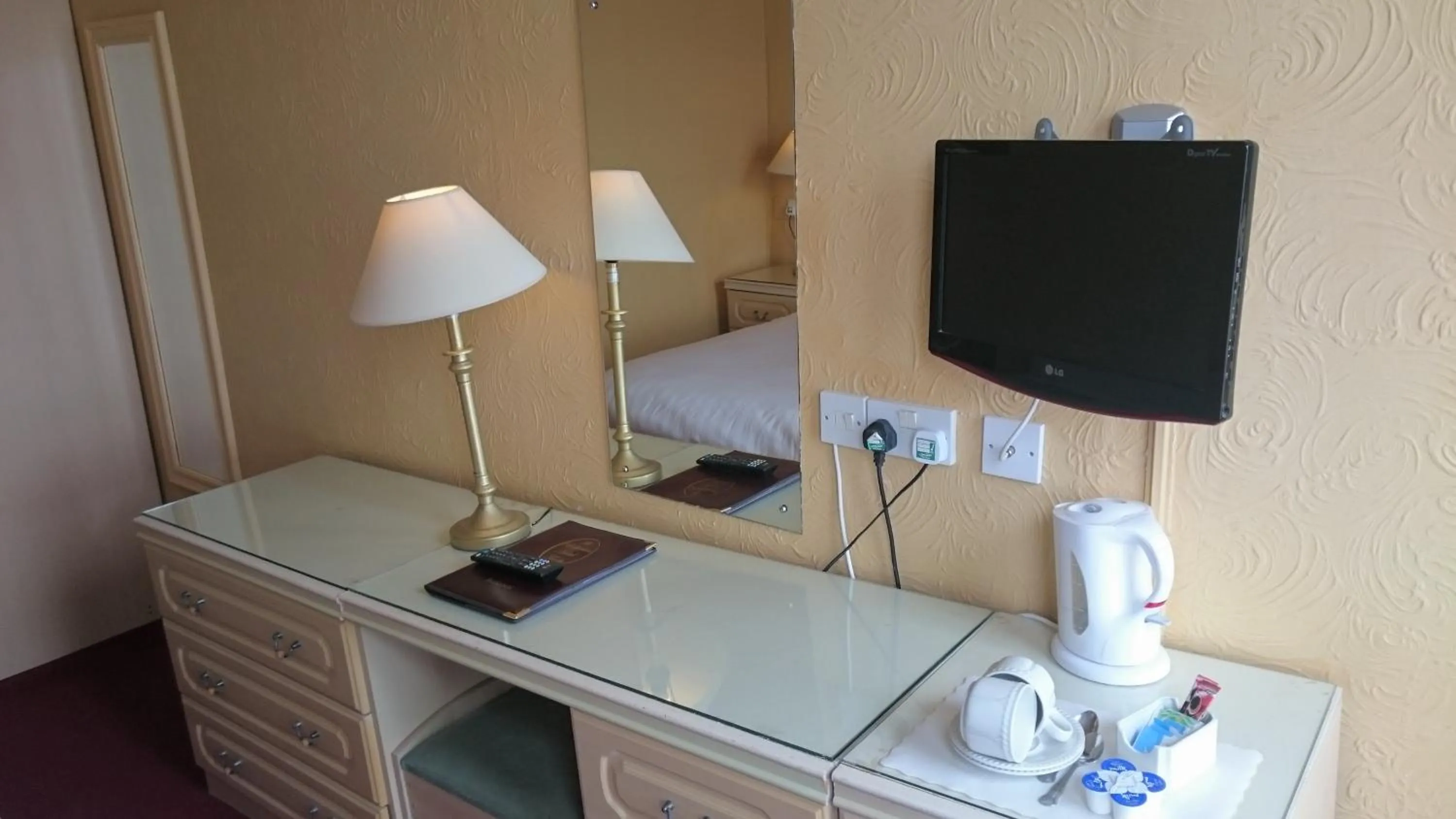 Bedroom, Bed in The Belgrave Hotel Tenby