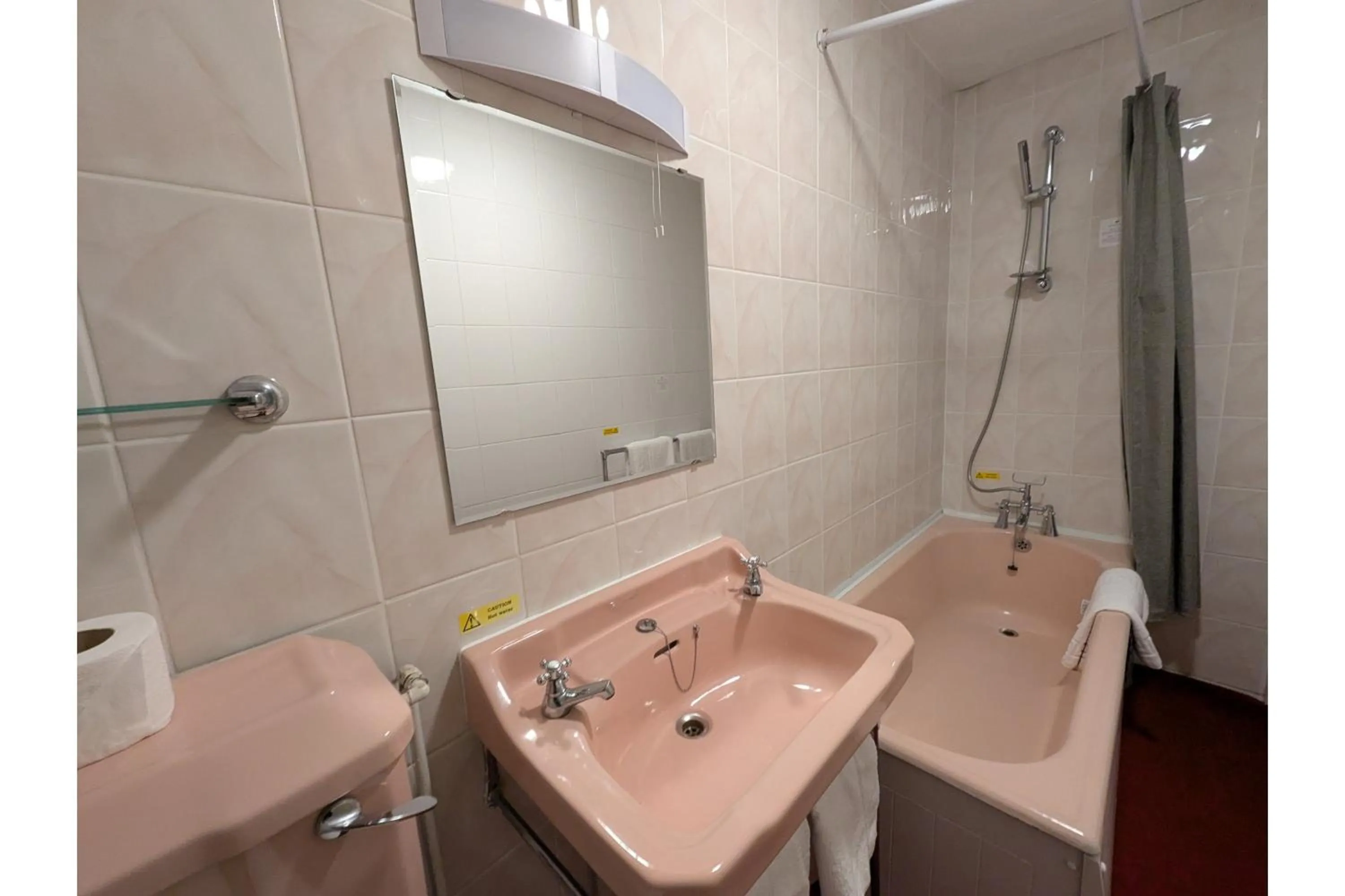 Bathroom in The Belgrave Hotel Tenby