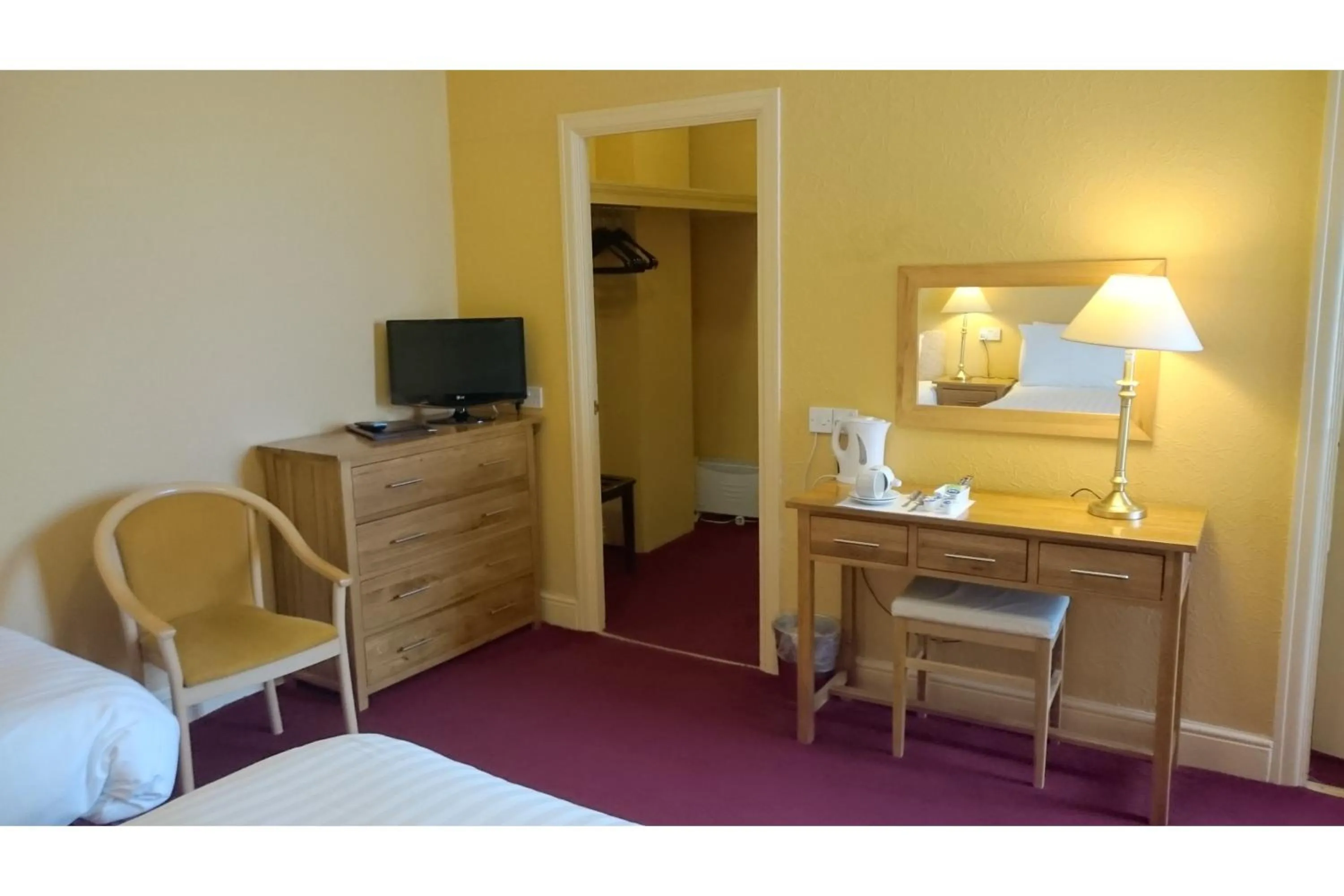 Bedroom, Bed in The Belgrave Hotel Tenby