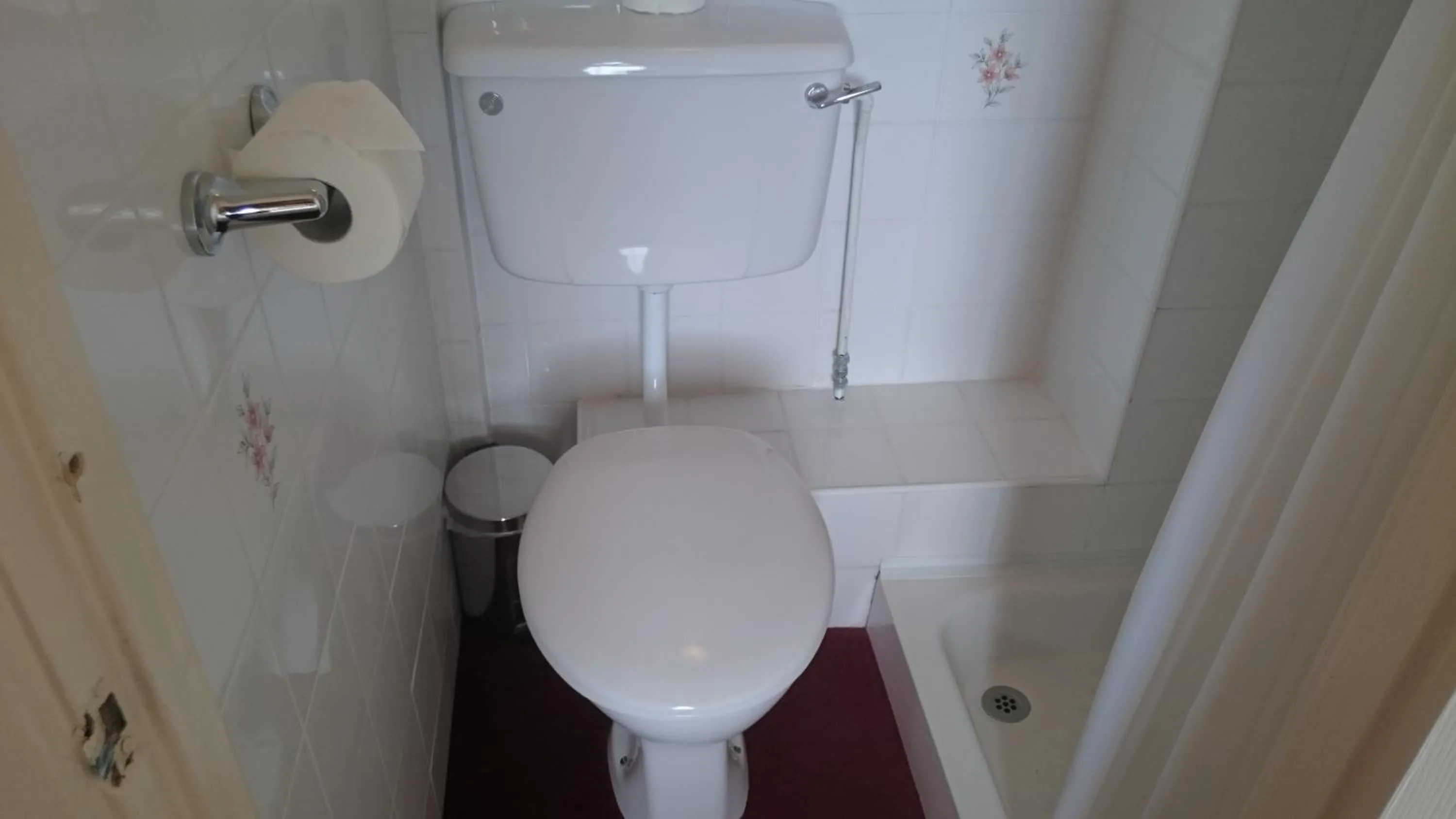 Bathroom in The Belgrave Hotel Tenby