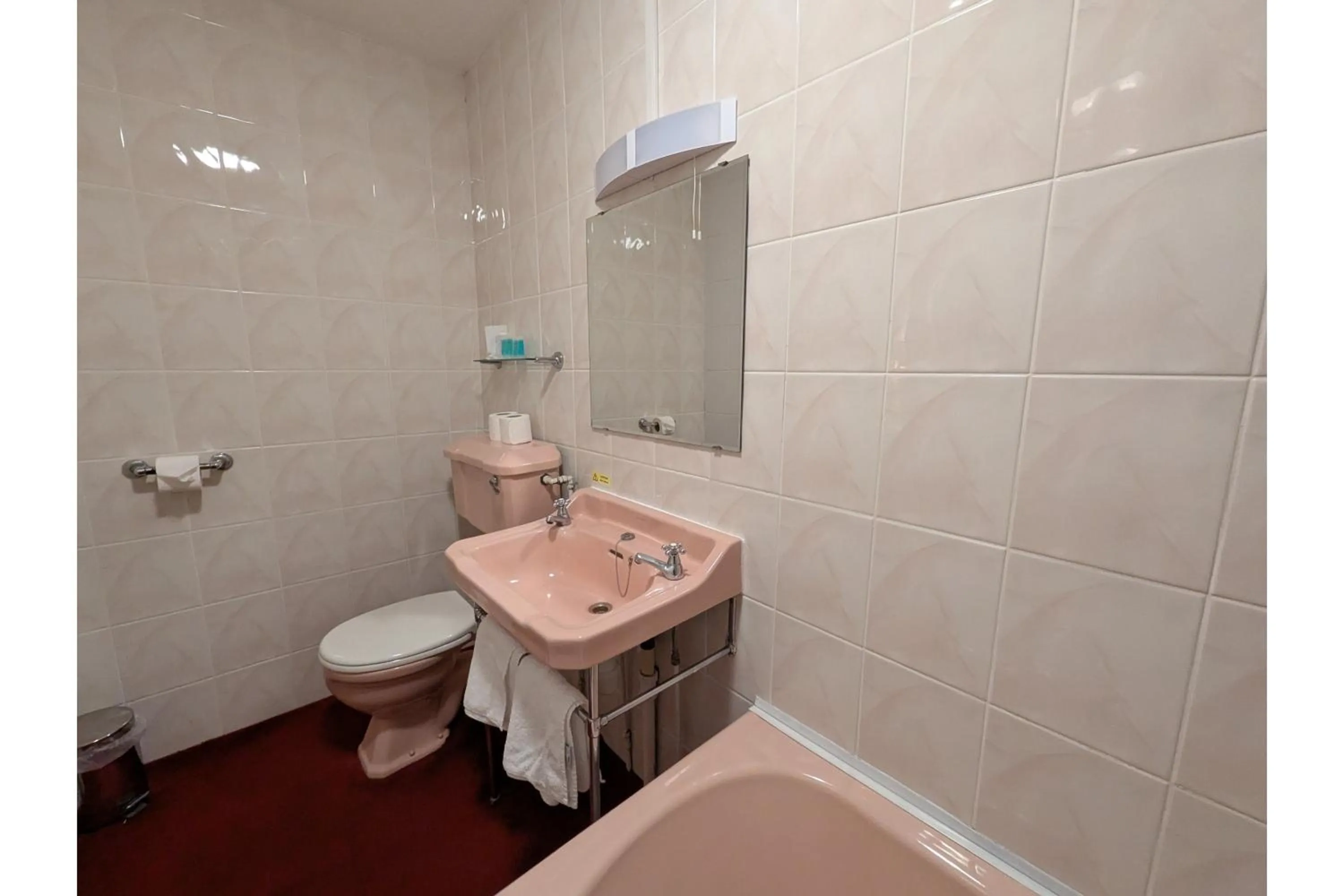 Bathroom in The Belgrave Hotel Tenby