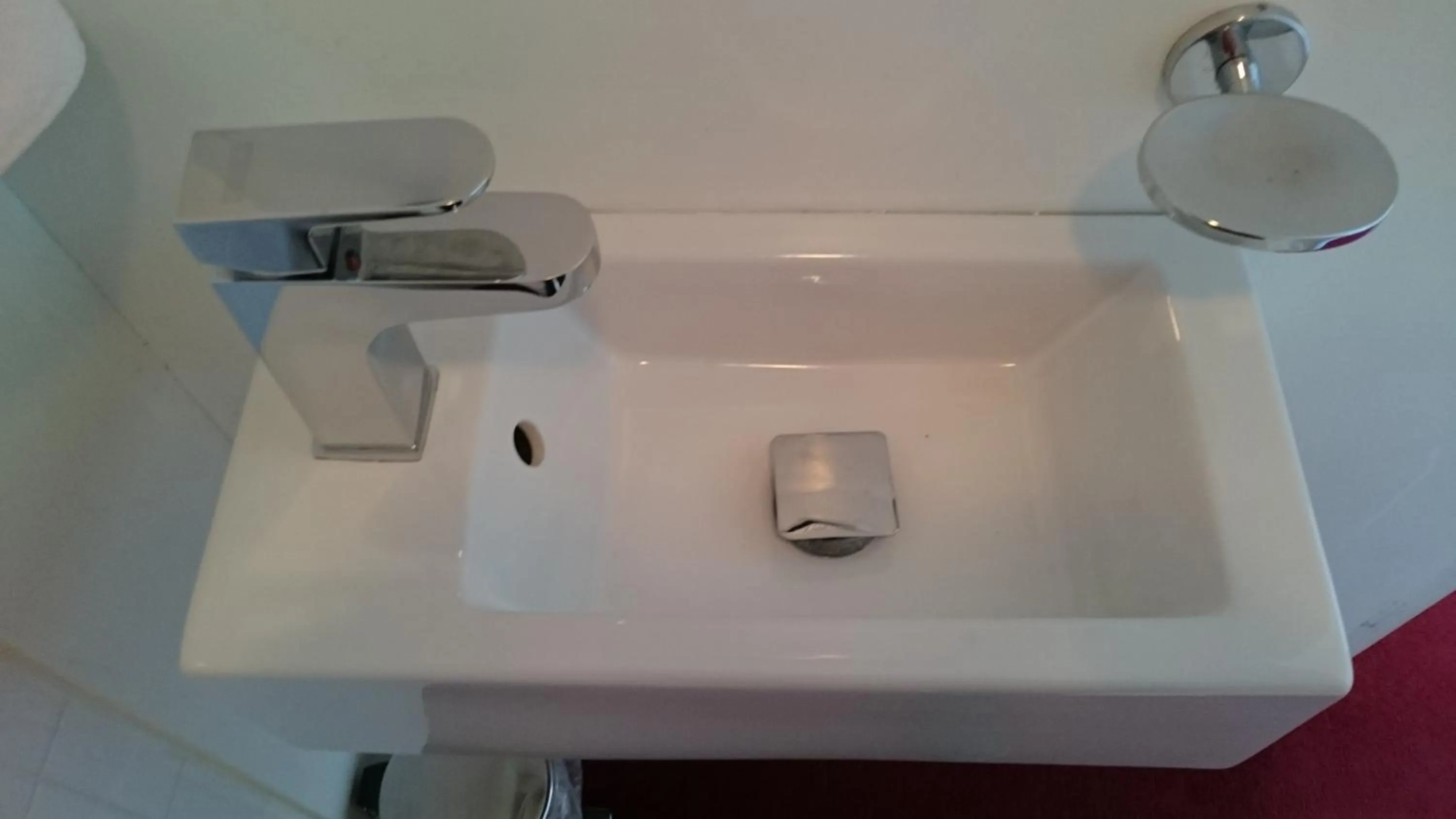 Bathroom in The Belgrave Hotel Tenby