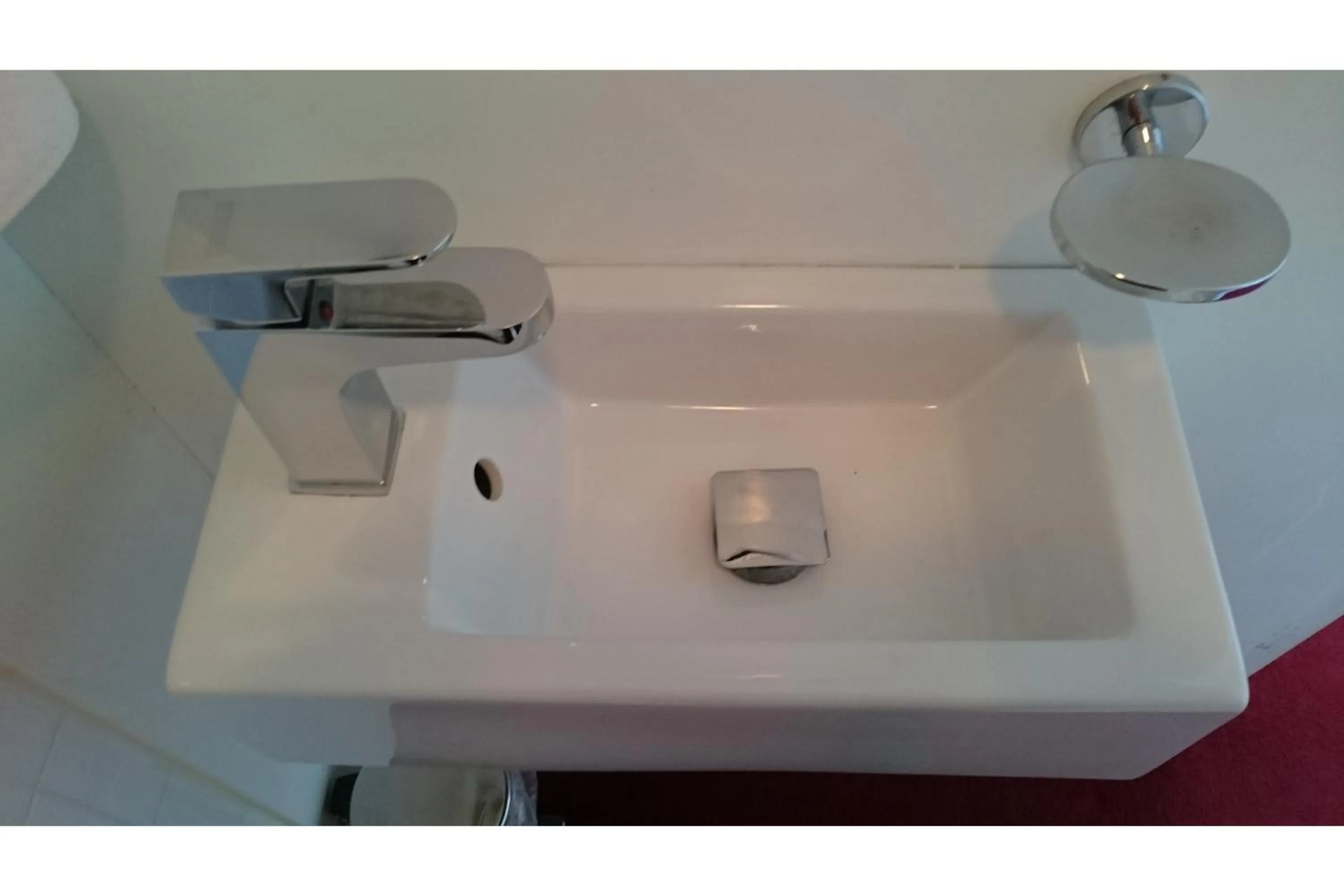 Bathroom in The Belgrave Hotel Tenby