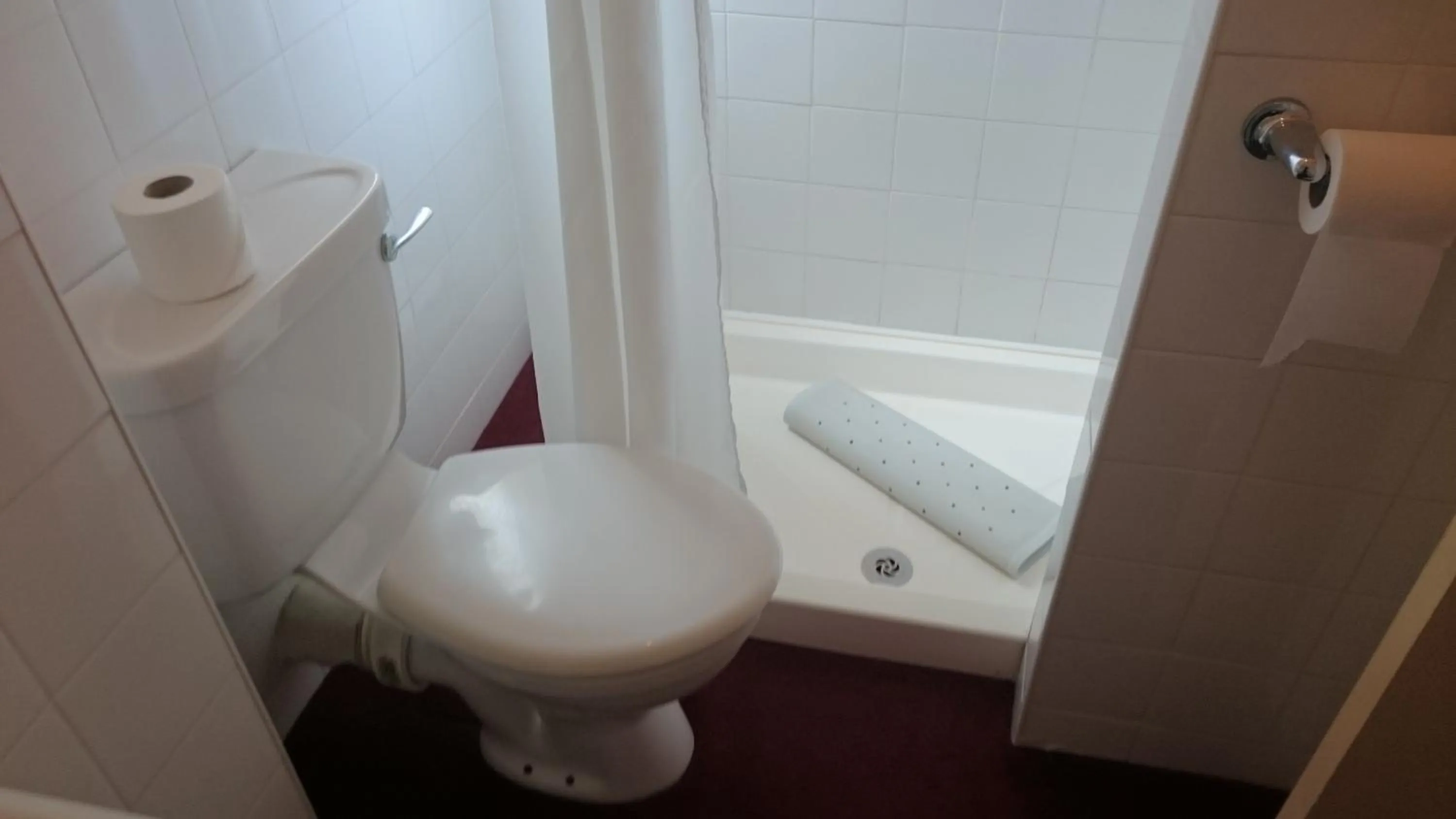 Bathroom in The Belgrave Hotel Tenby