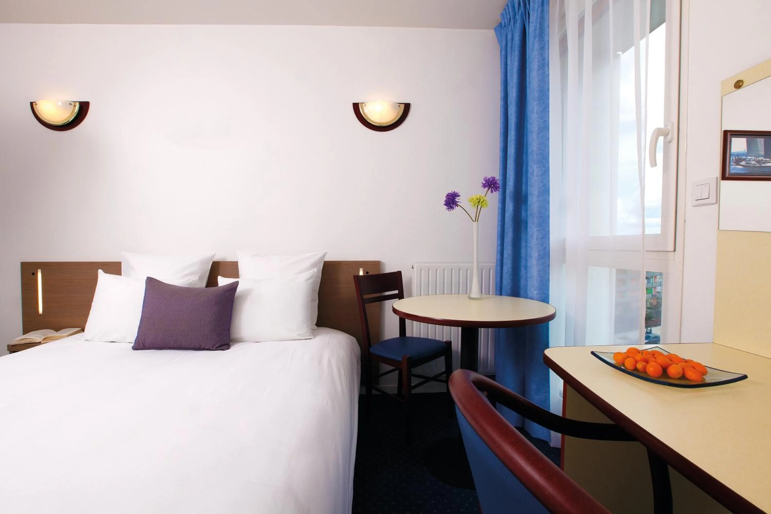 Bed in Appart'City Classic Rennes Beauregard