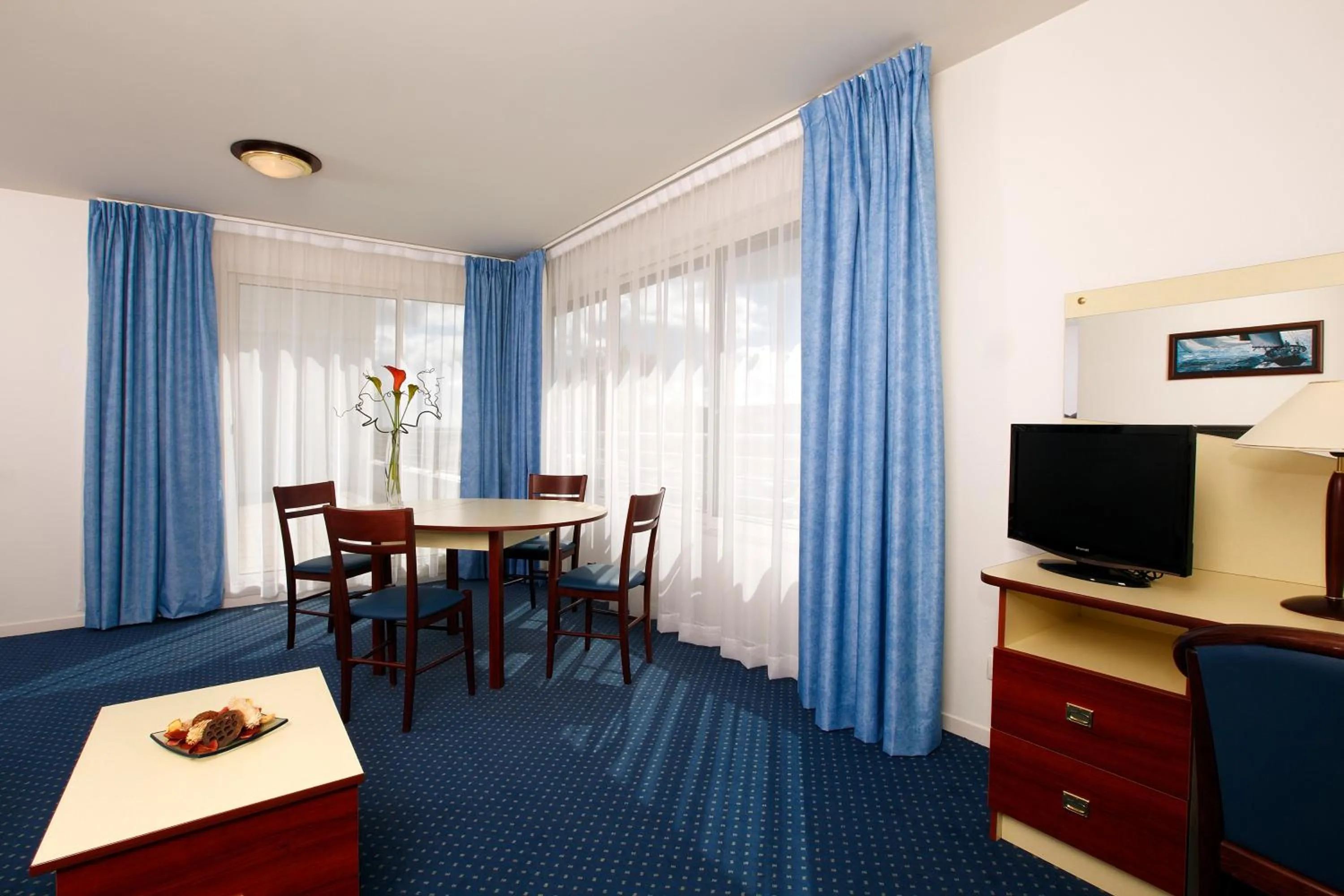 TV and multimedia in Appart'City Classic Rennes Beauregard