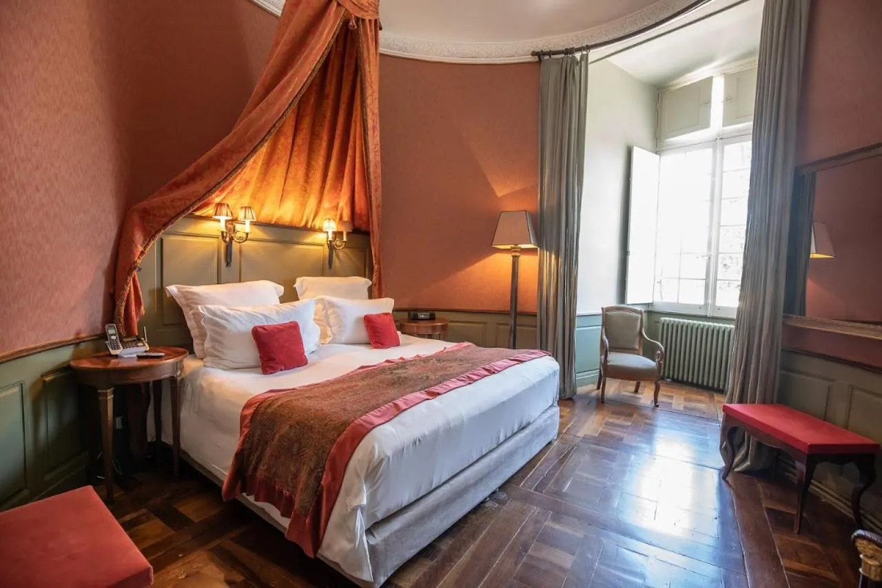 Photo of the whole room, Bed in Château de Mercuès