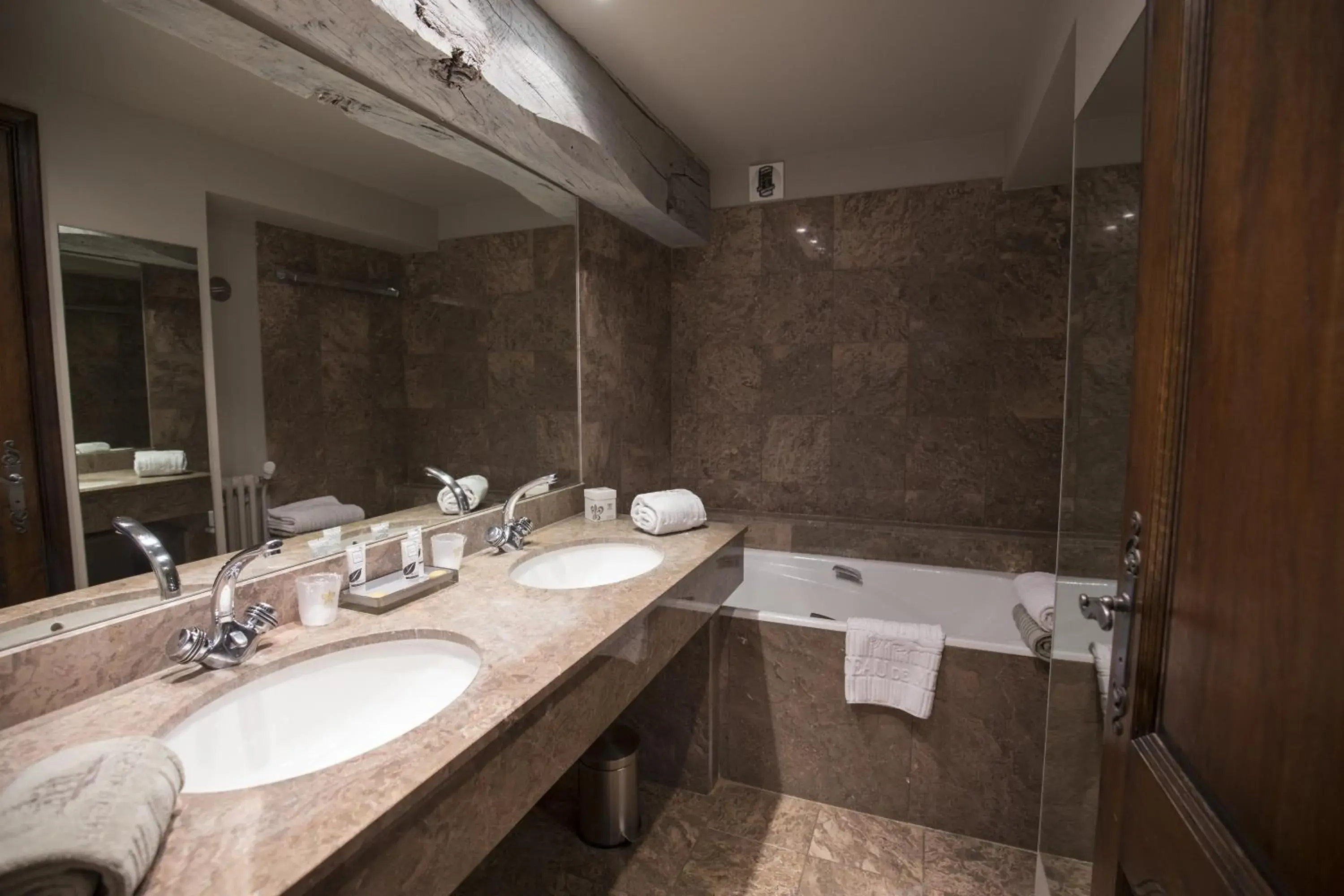 Bathroom in Château de Mercuès Bathroom in Château de Mercuès