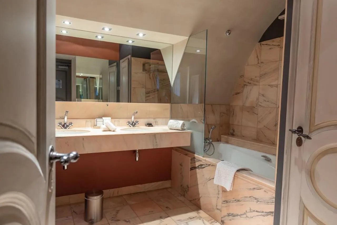 Bathroom in Château de Mercuès