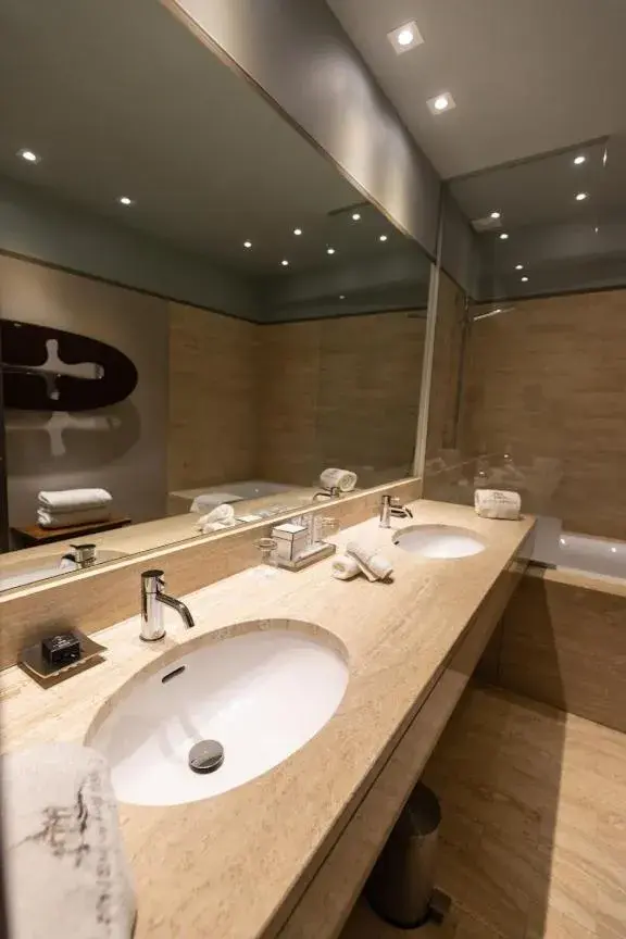 Bathroom in Château de Mercuès Bathroom in Château de Mercuès