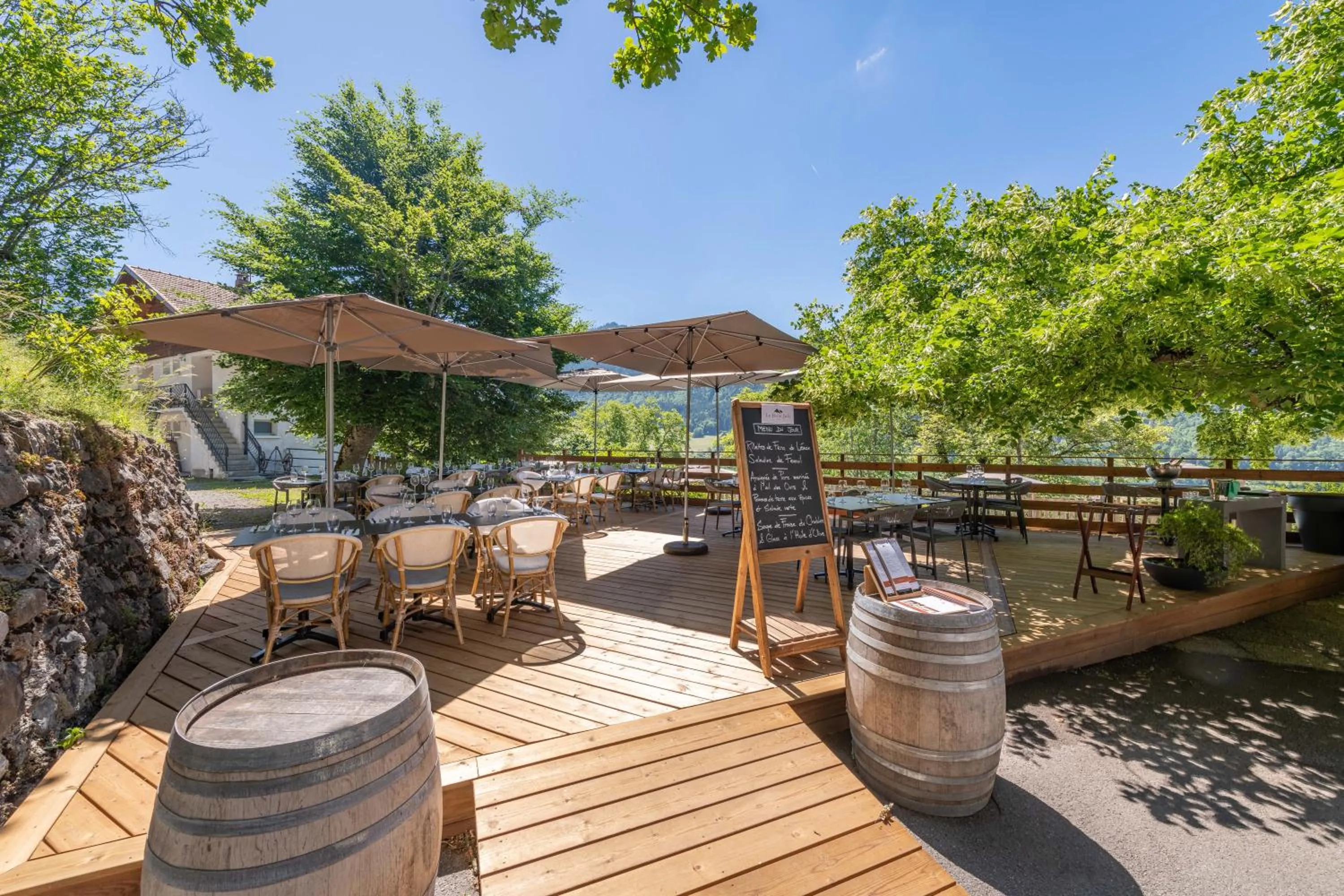 Restaurant/places to eat in Hotel Le Bois Joli