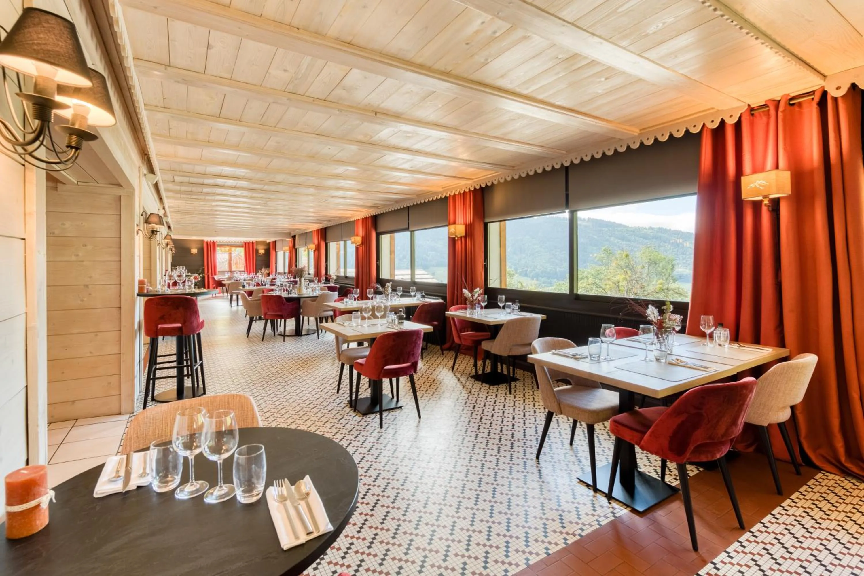 Restaurant/places to eat in Hotel Le Bois Joli