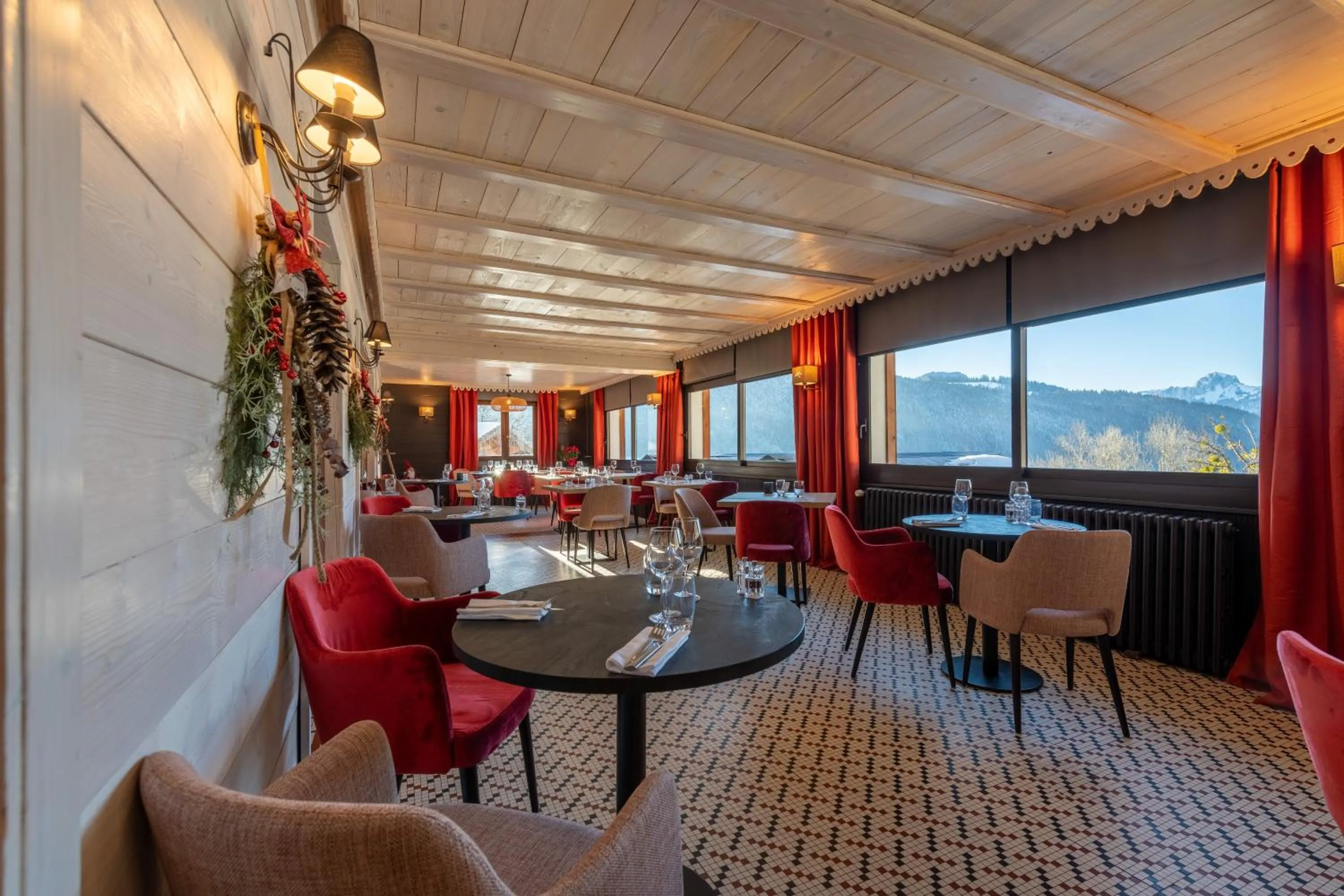 Restaurant/places to eat in Hotel Le Bois Joli