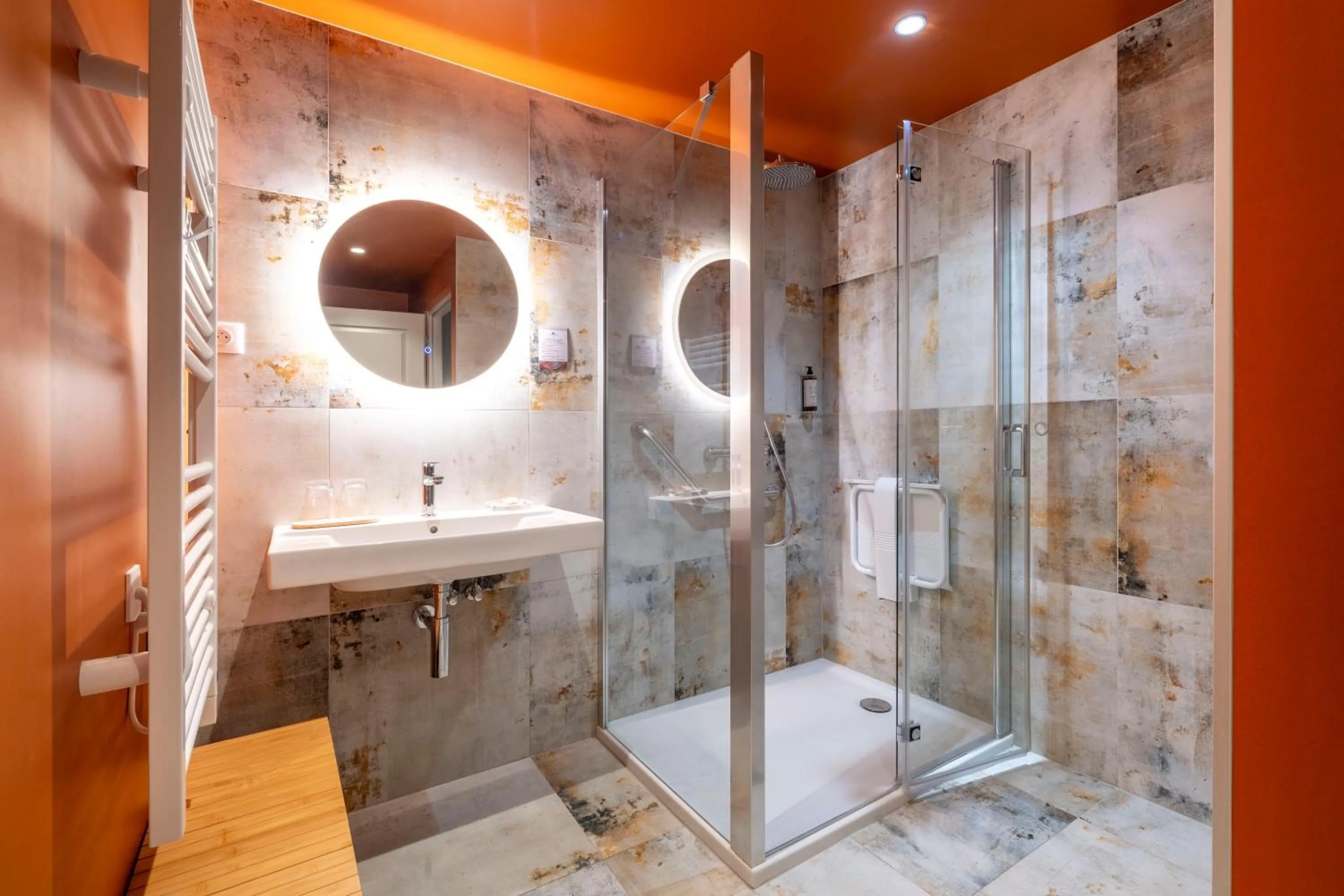 Facility for disabled guests in Hotel Le Bois Joli