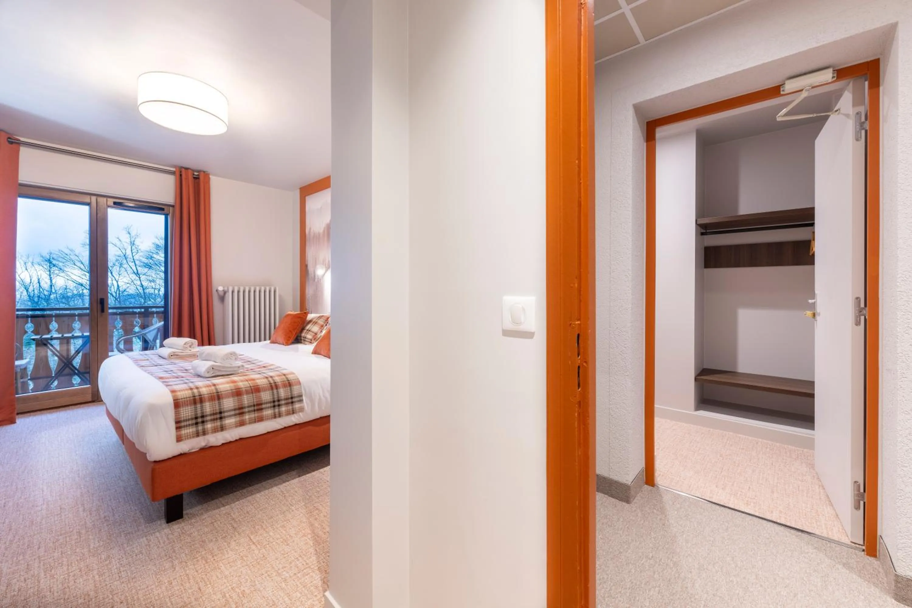 Bed in Hotel Le Bois Joli