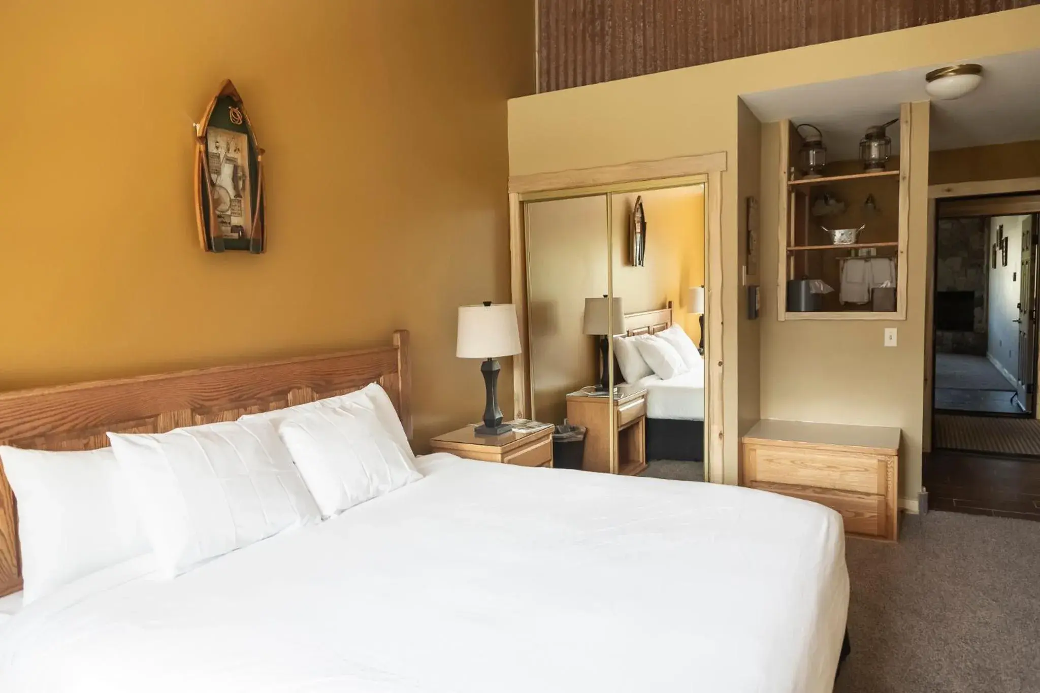 Bed in Arrowhead Mountain Lodge Bed in Arrowhead Mountain Lodge