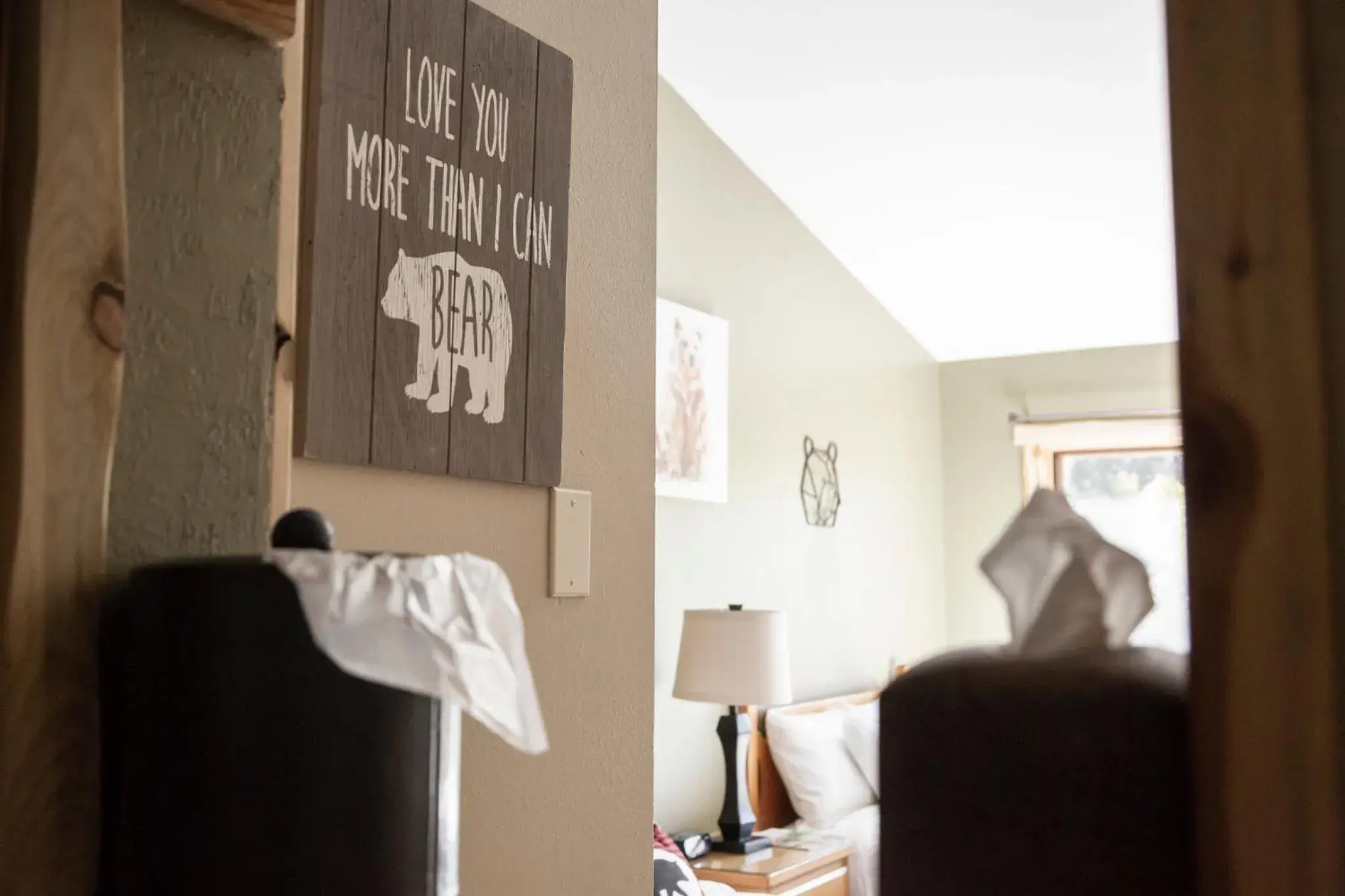Bed in Arrowhead Mountain Lodge Bed in Arrowhead Mountain Lodge