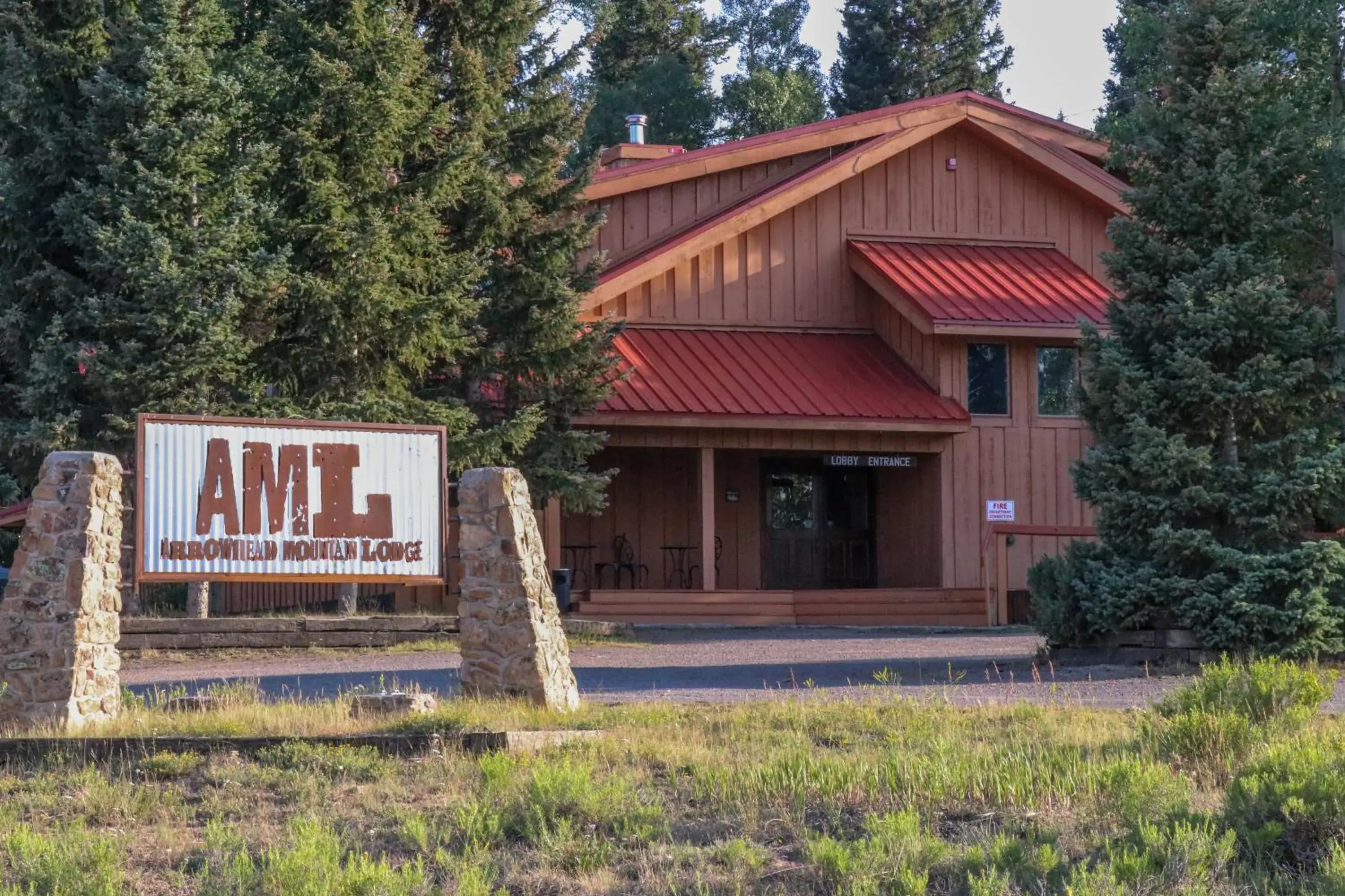 Facade/entrance in Arrowhead Mountain Lodge Facade/entrance in Arrowhead Mountain Lodge
