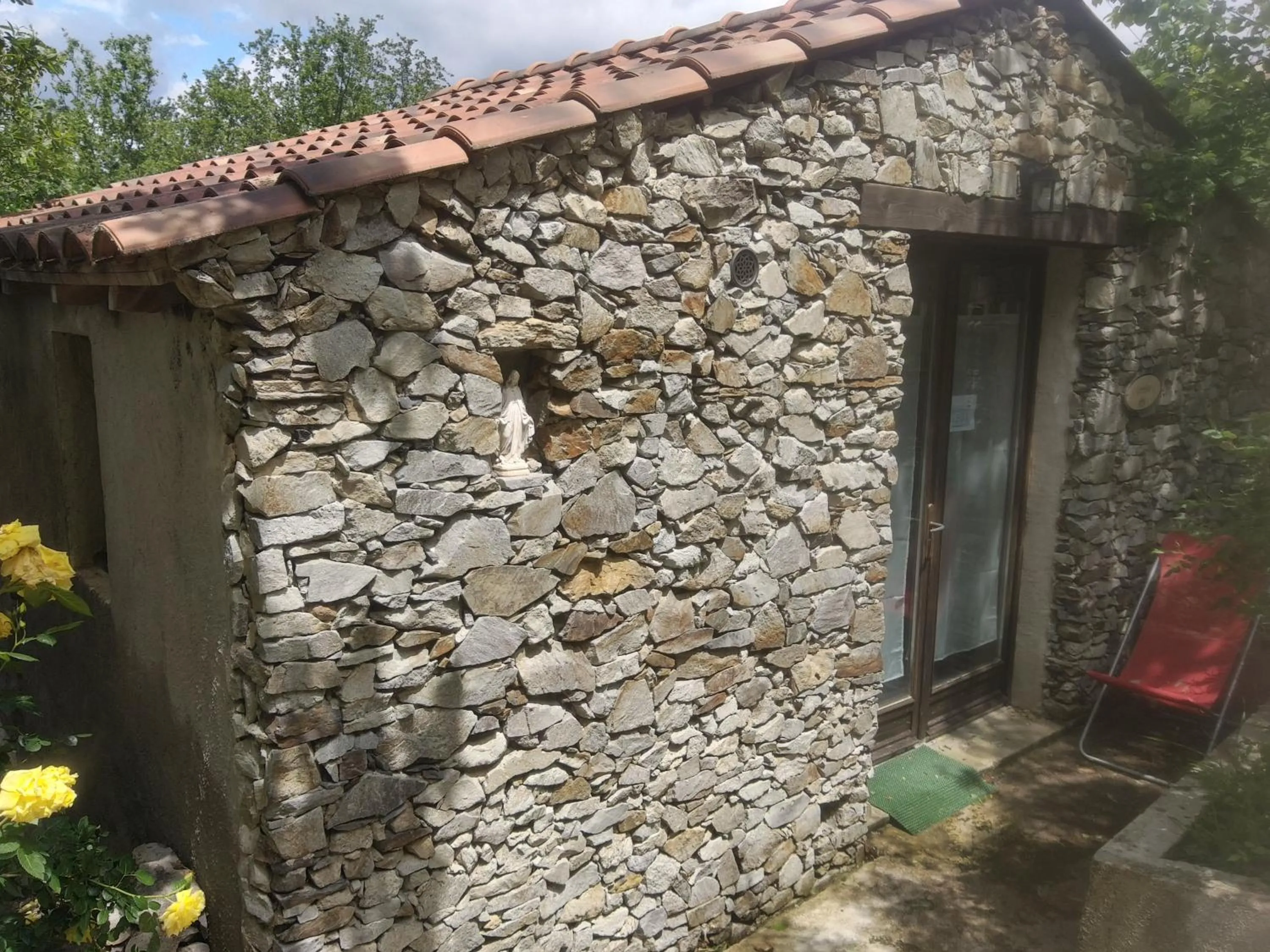 Property building in Villa Praesidio