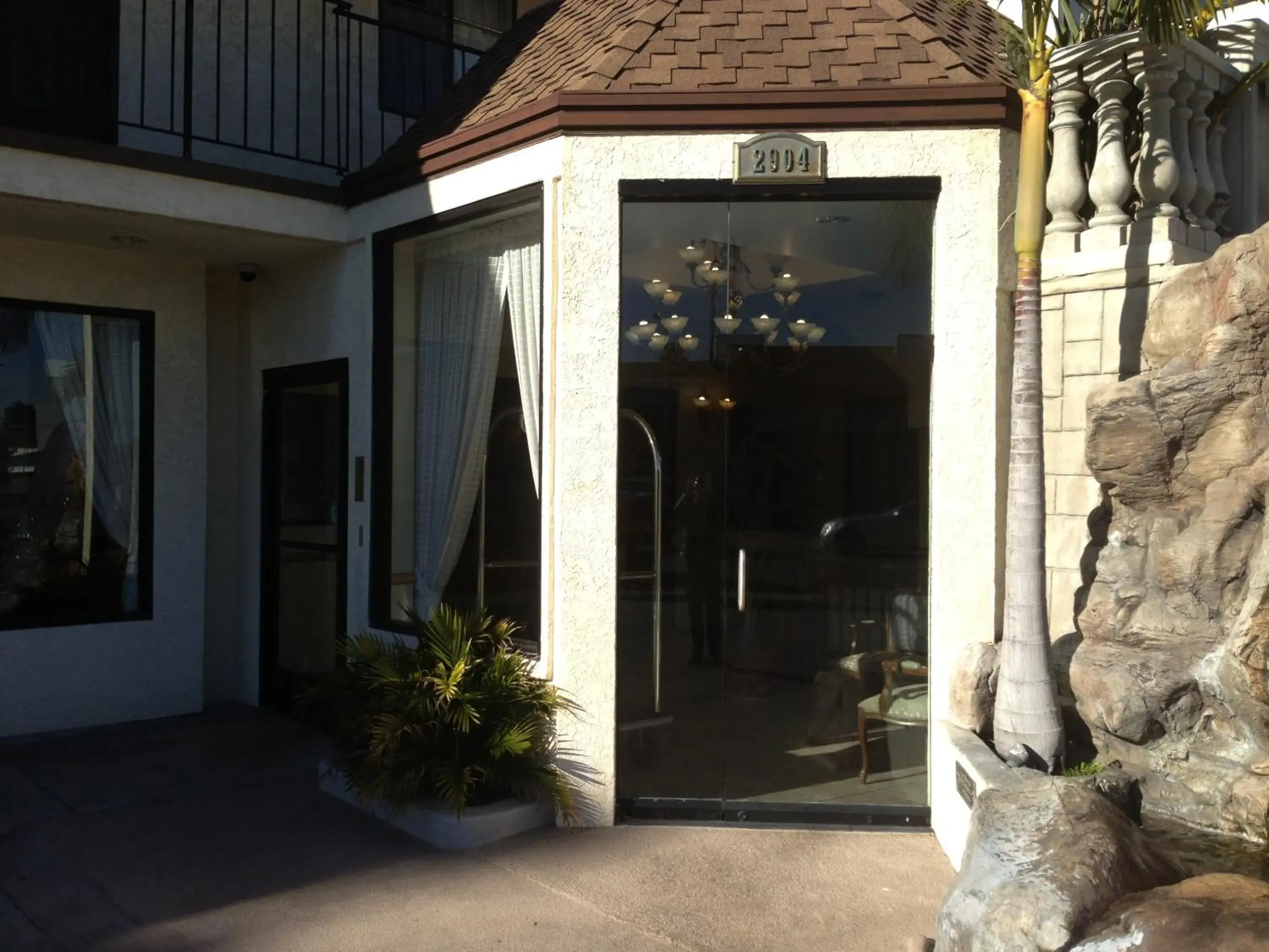 Facade/entrance in Jolly Roger Hotel Facade/entrance in Jolly Roger Hotel