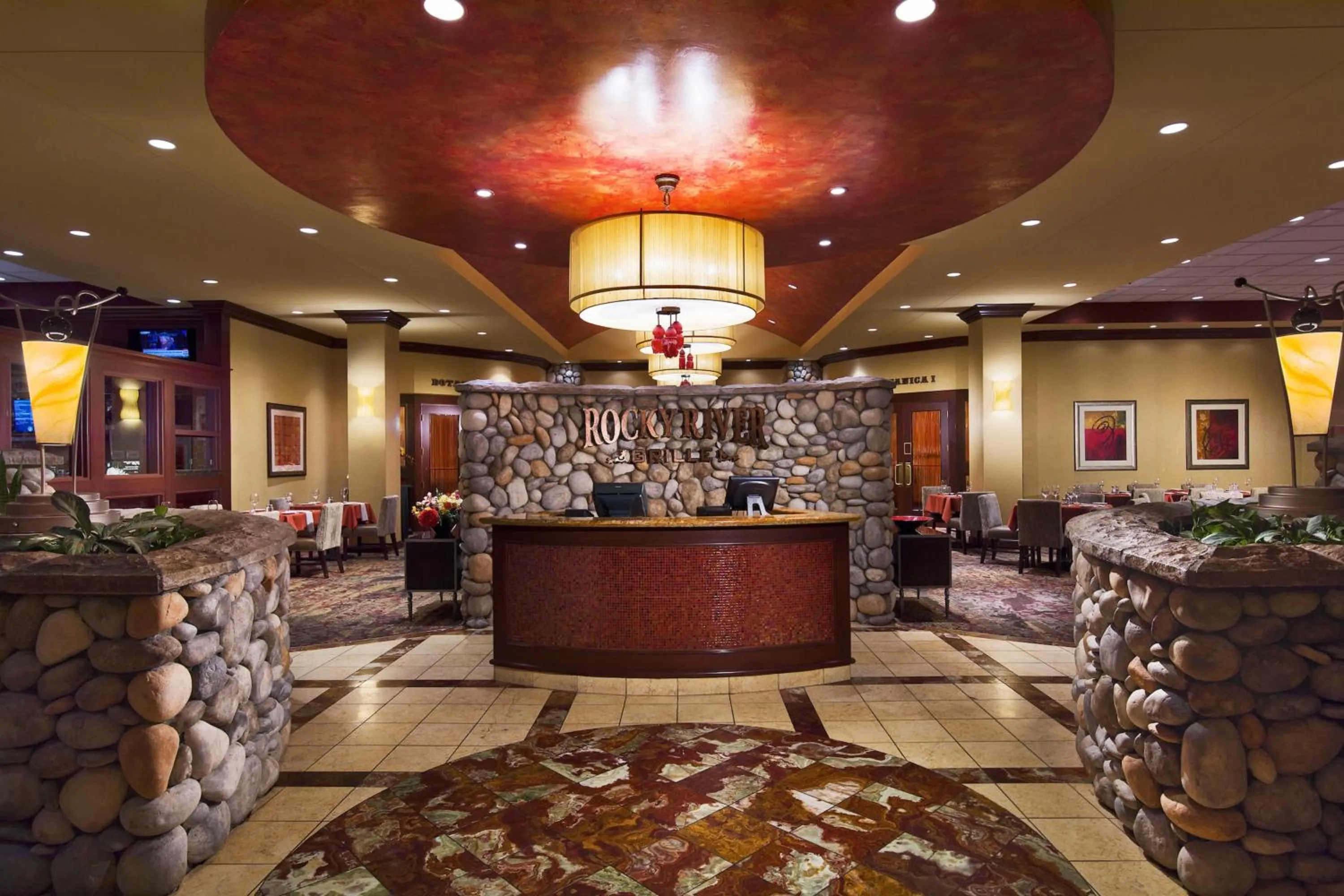 Restaurant/places to eat in Embassy Suites by Hilton Charlotte Concord Golf Resort & Spa
