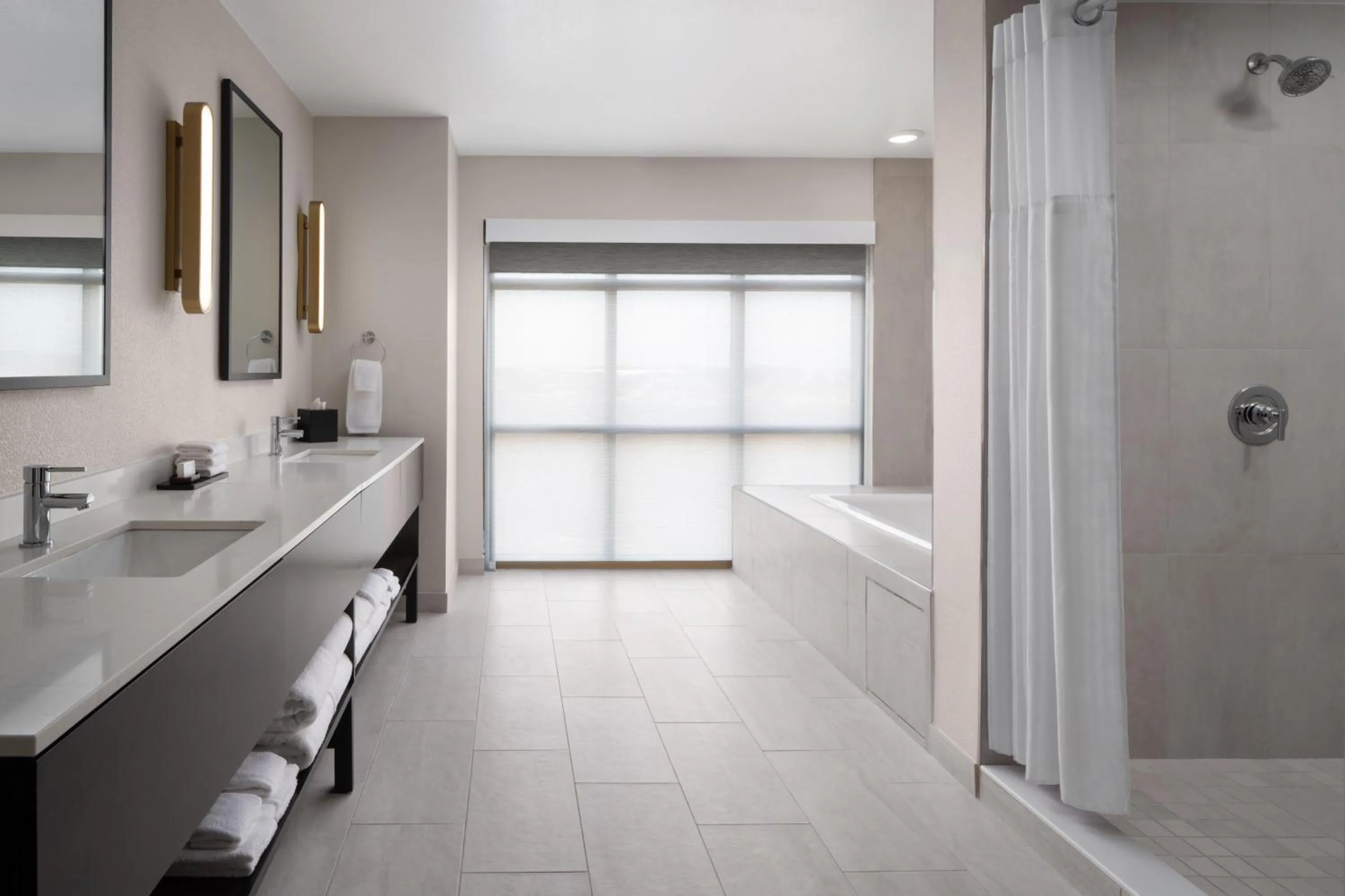 Bathroom in Embassy Suites by Hilton Charlotte Concord Golf Resort & Spa