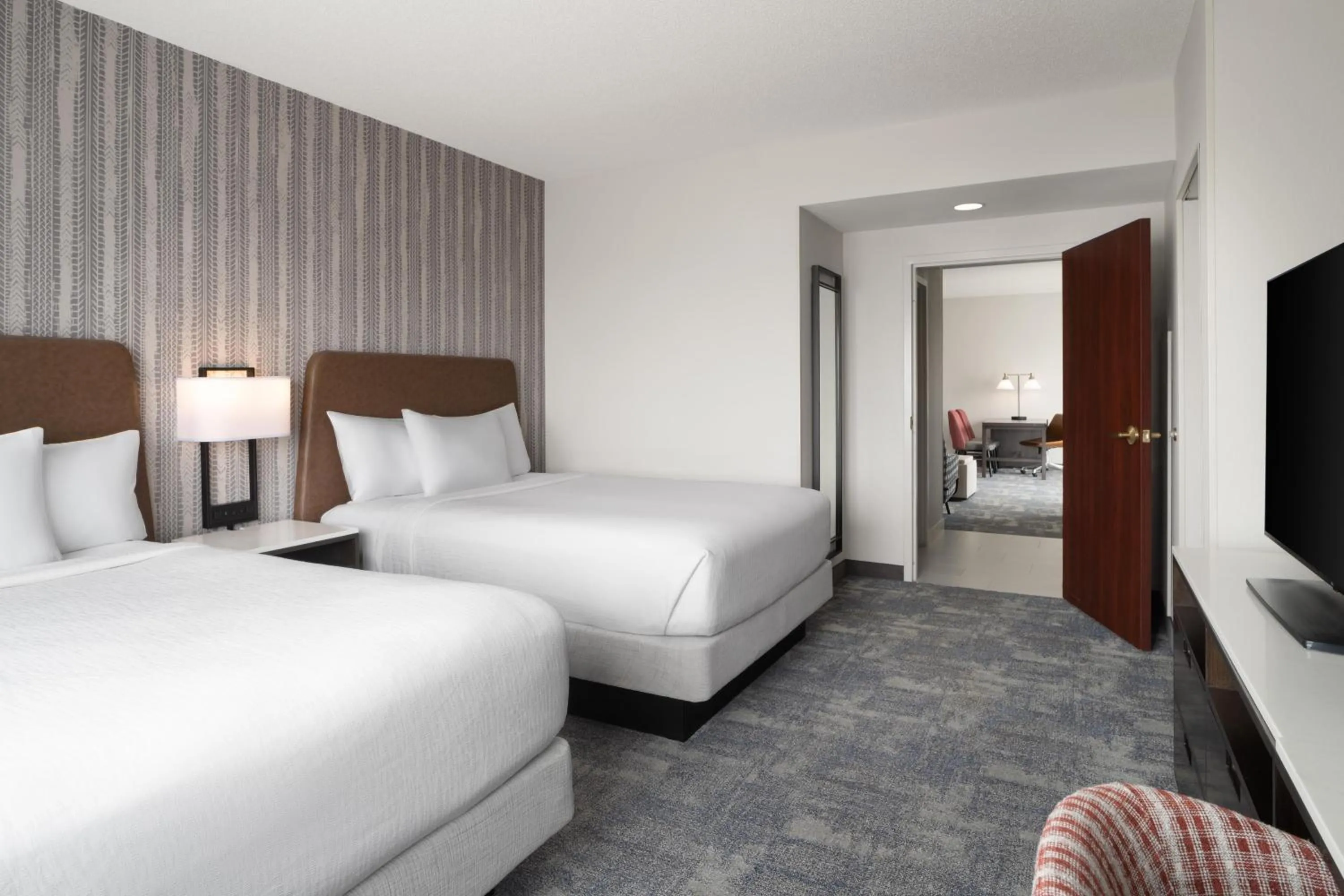 Bed in Embassy Suites by Hilton Charlotte Concord Golf Resort & Spa