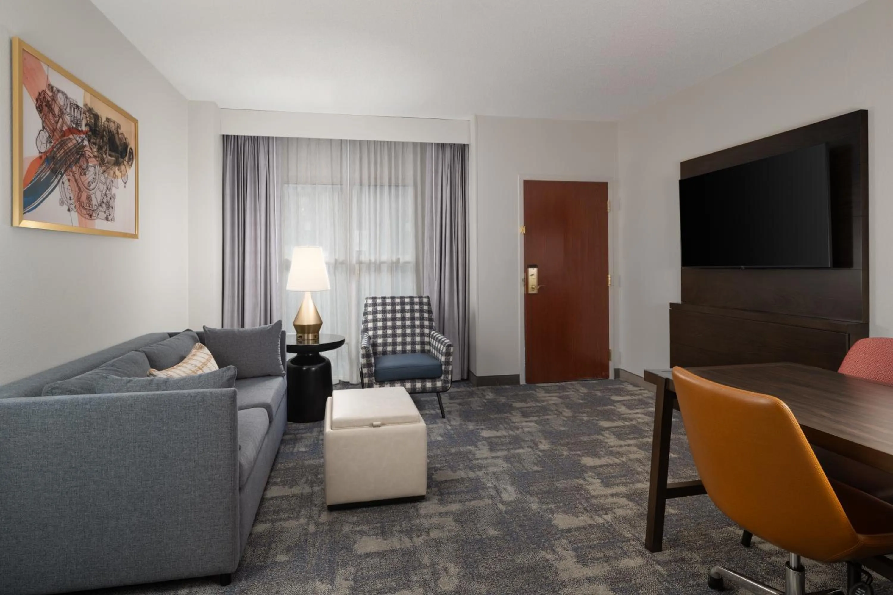 Living room in Embassy Suites by Hilton Charlotte Concord Golf Resort & Spa