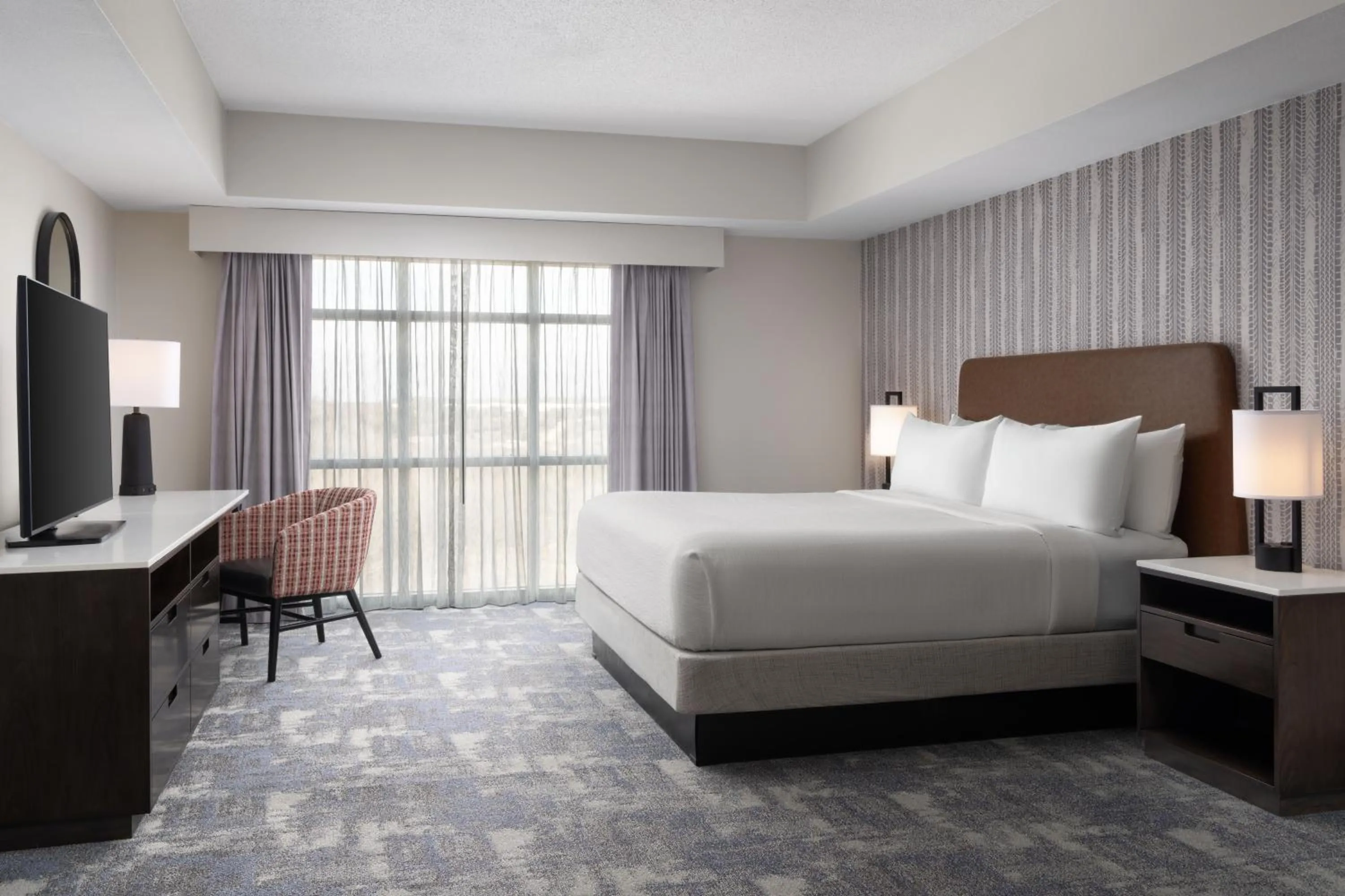Bedroom, Bed in Embassy Suites by Hilton Charlotte Concord Golf Resort & Spa