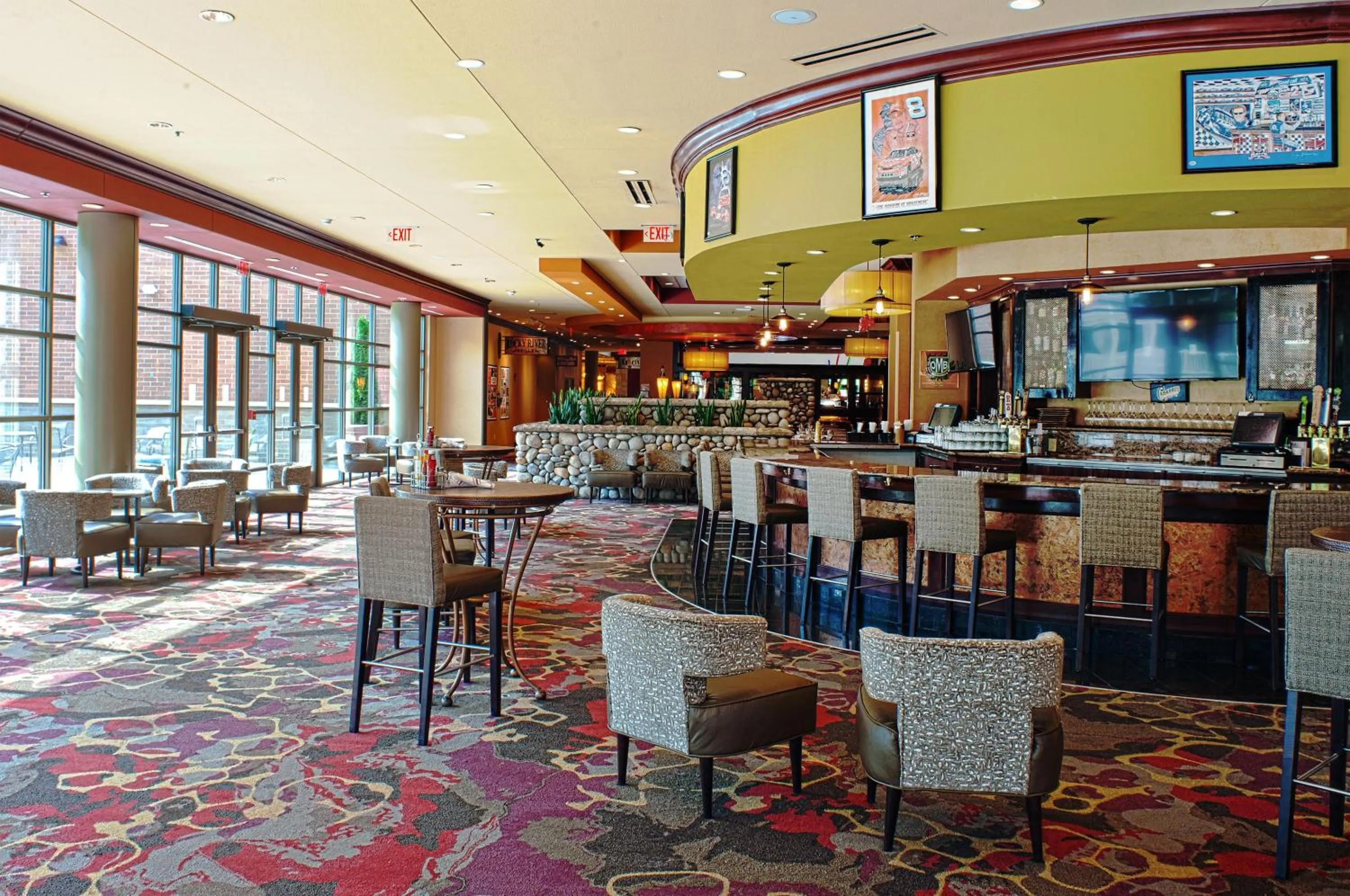 Lounge or bar in Embassy Suites by Hilton Charlotte Concord Golf Resort & Spa