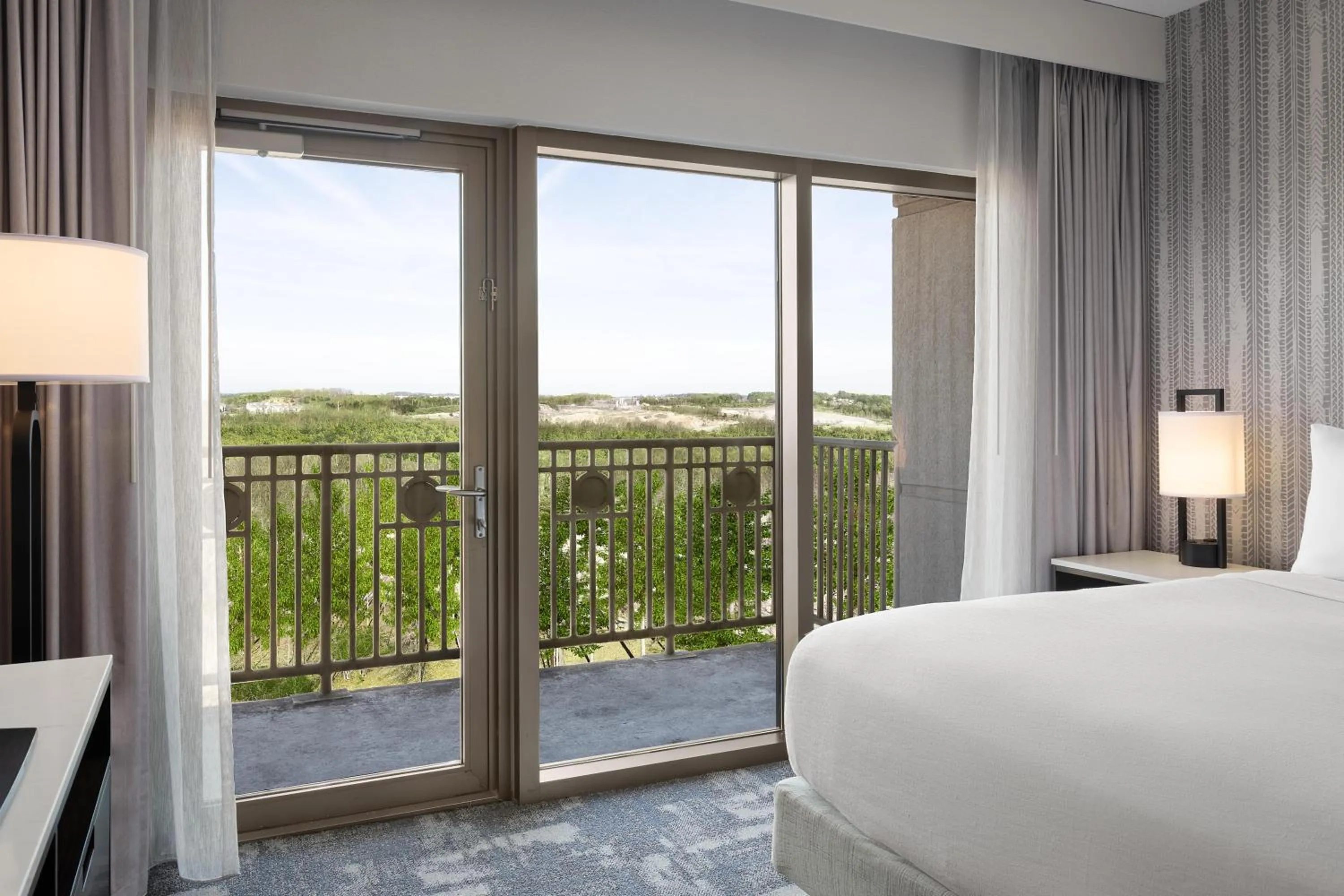 View (from property/room), Bed in Embassy Suites by Hilton Charlotte Concord Golf Resort & Spa