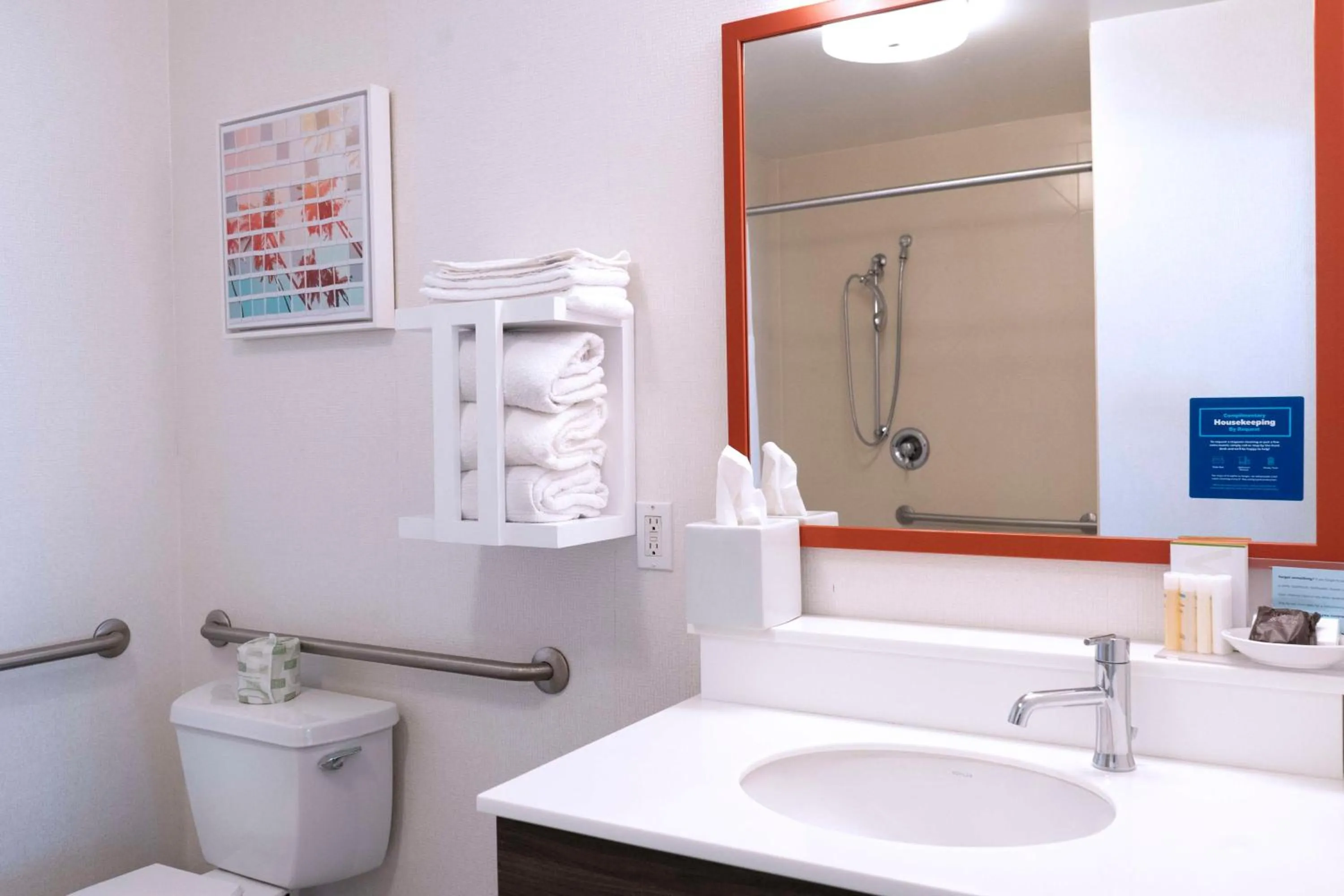 Bathroom in Hampton Inn & Suites Seal Beach