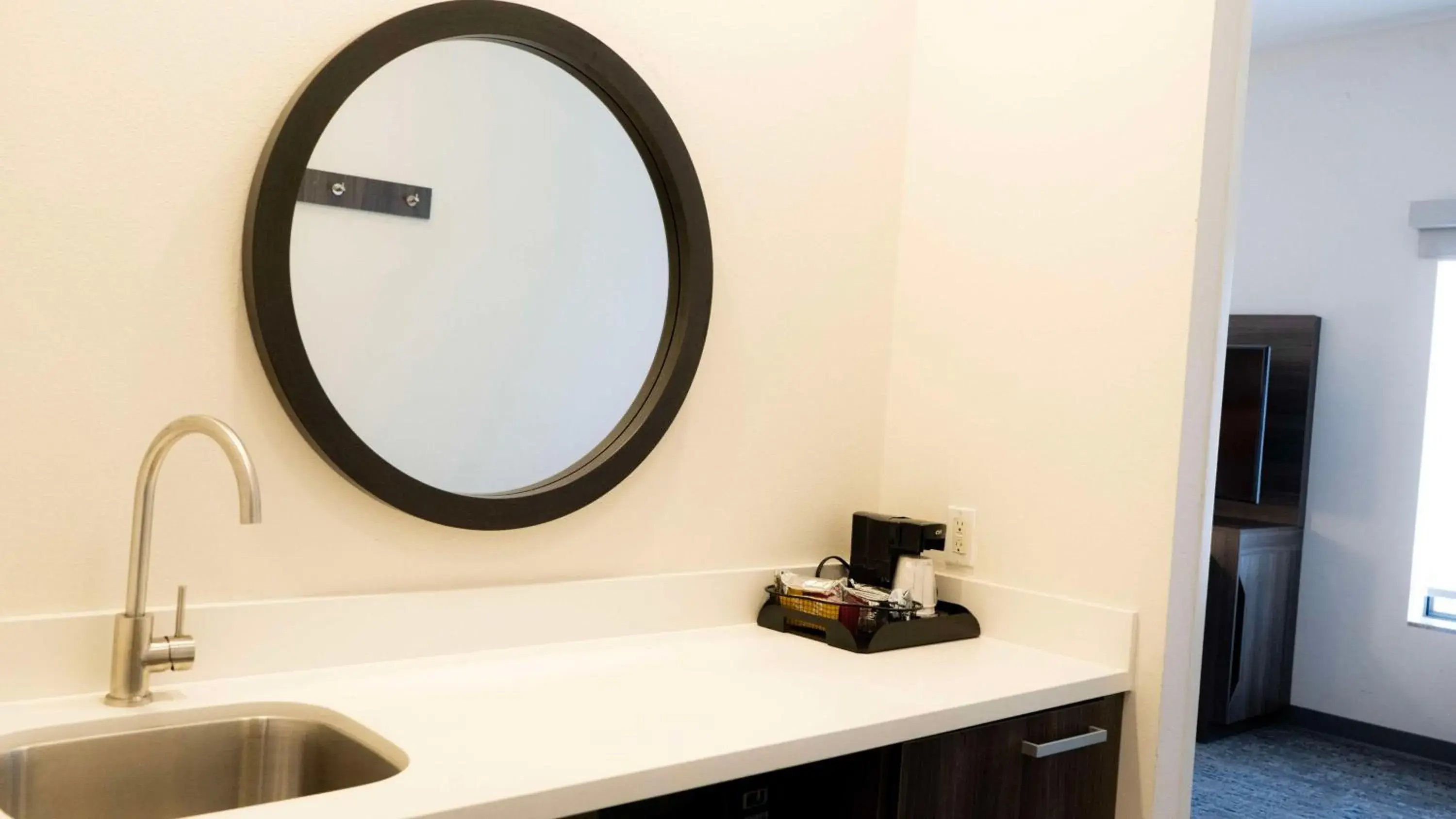 Photo of the whole room in Hampton Inn & Suites Seal Beach Photo of the whole room in Hampton Inn & Suites Seal Beach