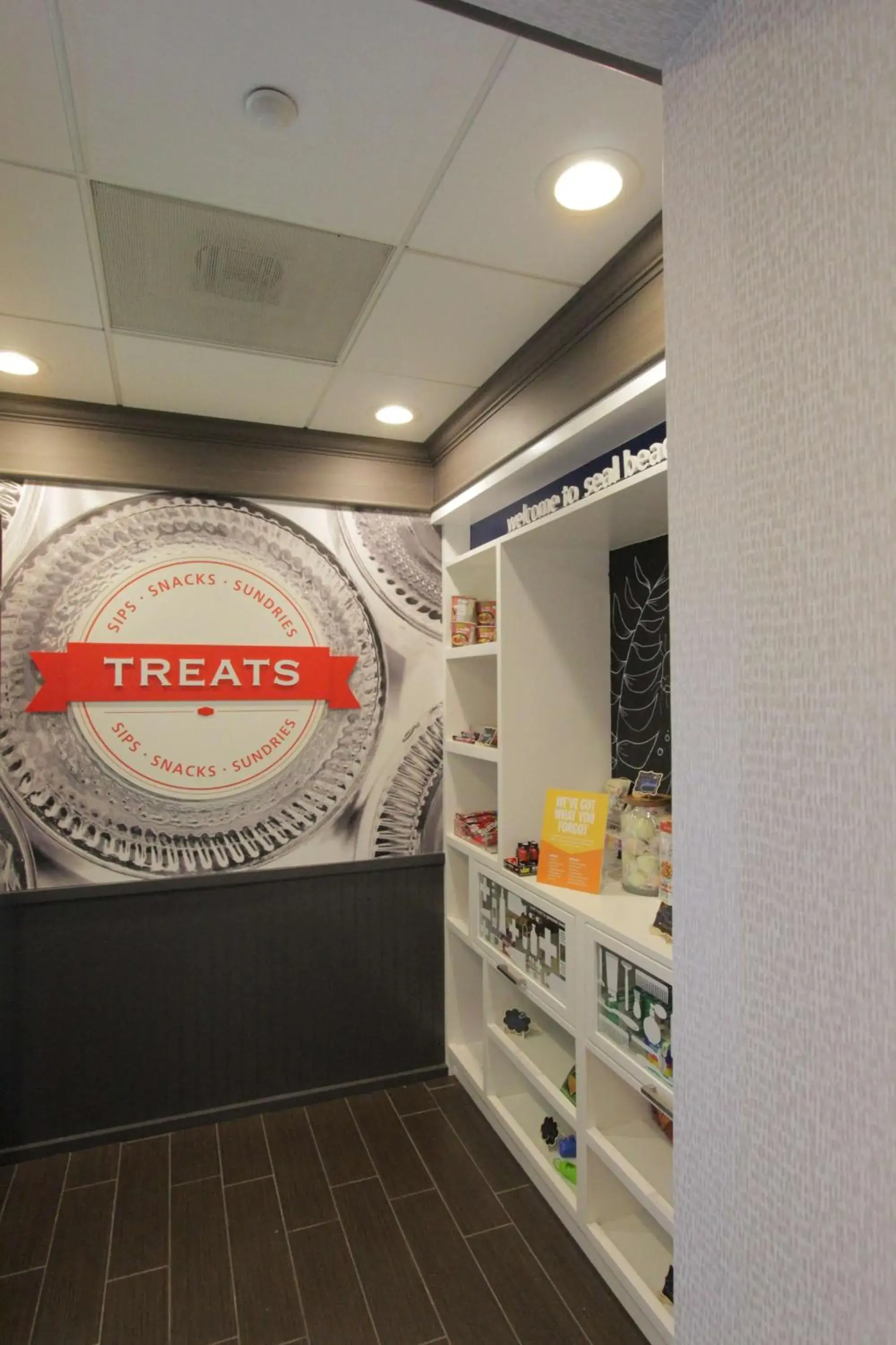 Restaurant/places to eat in Hampton Inn & Suites Seal Beach Restaurant/places to eat in Hampton Inn & Suites Seal Beach