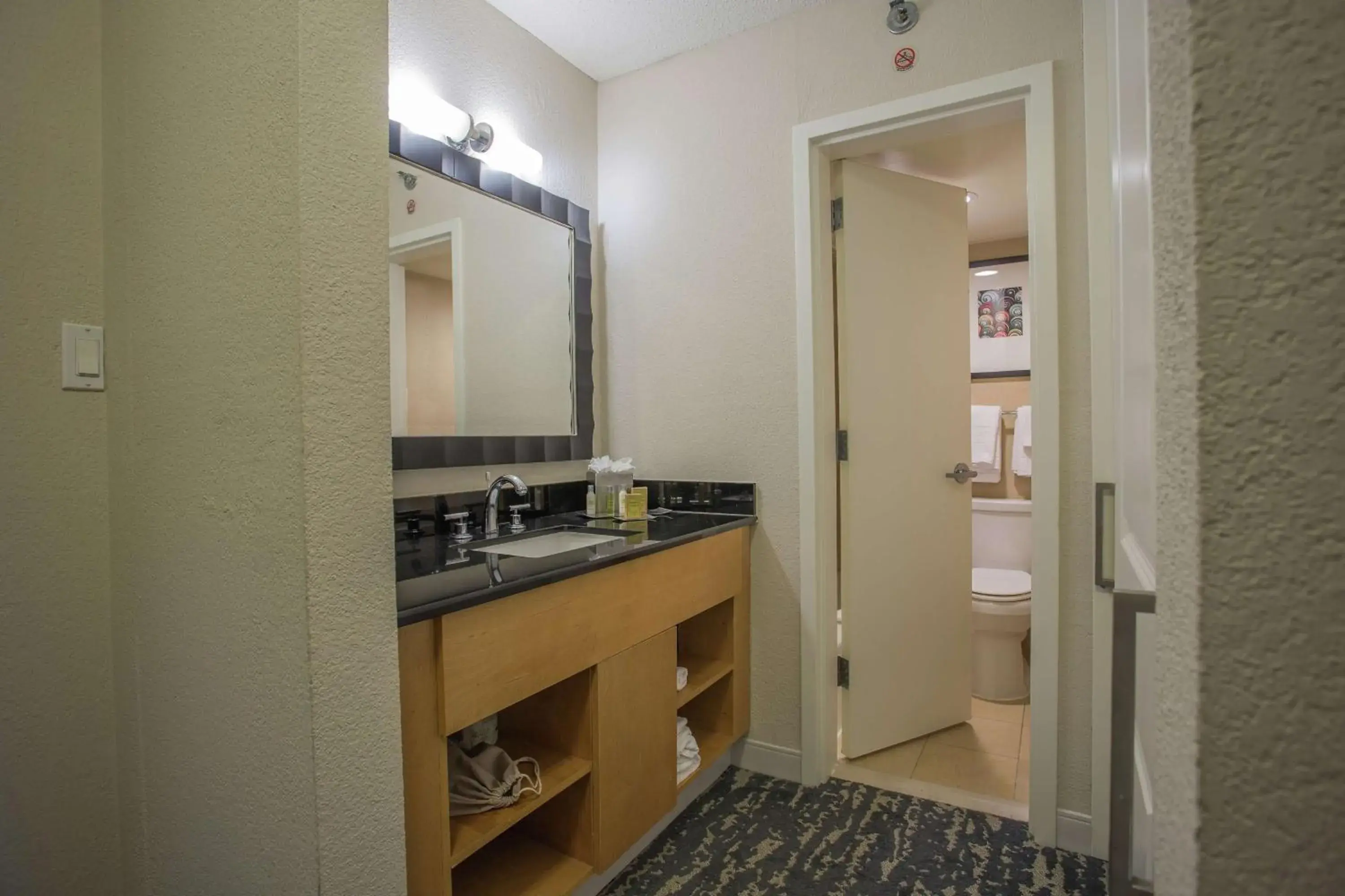 Bathroom in DoubleTree by Hilton Hotel Berkeley Marina Bathroom in DoubleTree by Hilton Hotel Berkeley Marina