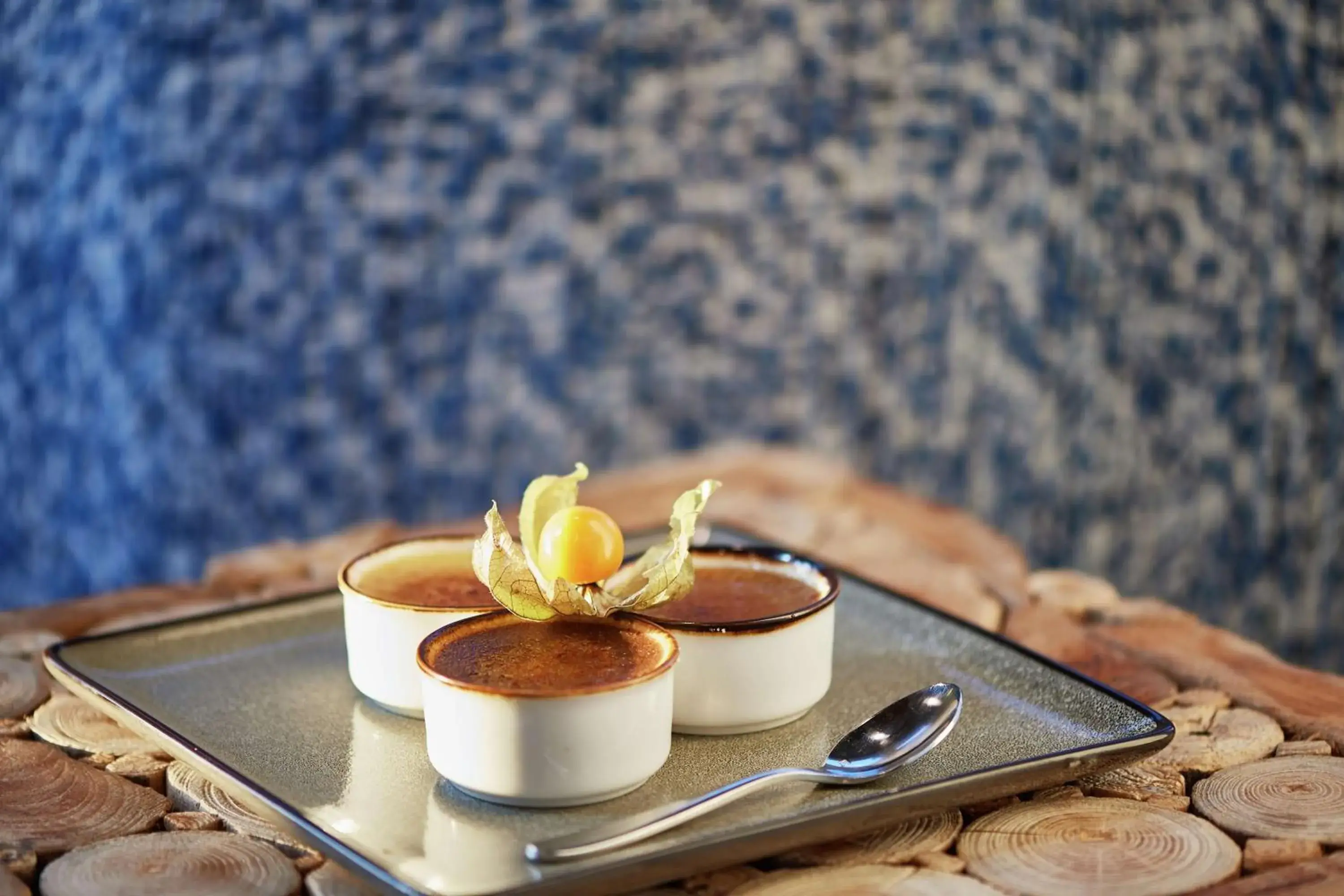 Dining area in DoubleTree by Hilton Hotel Berkeley Marina Dining area in DoubleTree by Hilton Hotel Berkeley Marina