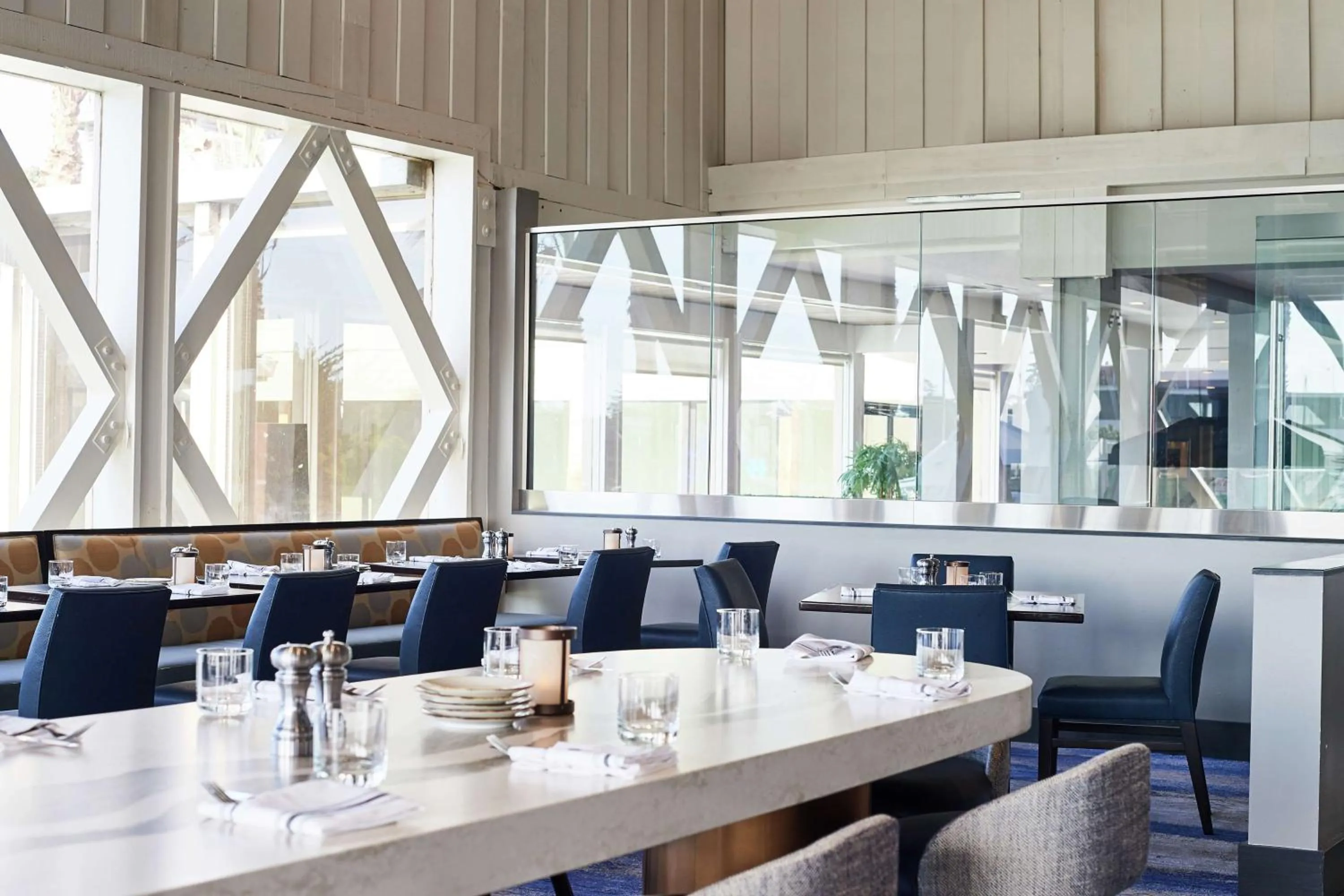 Restaurant/places to eat in DoubleTree by Hilton Hotel Berkeley Marina