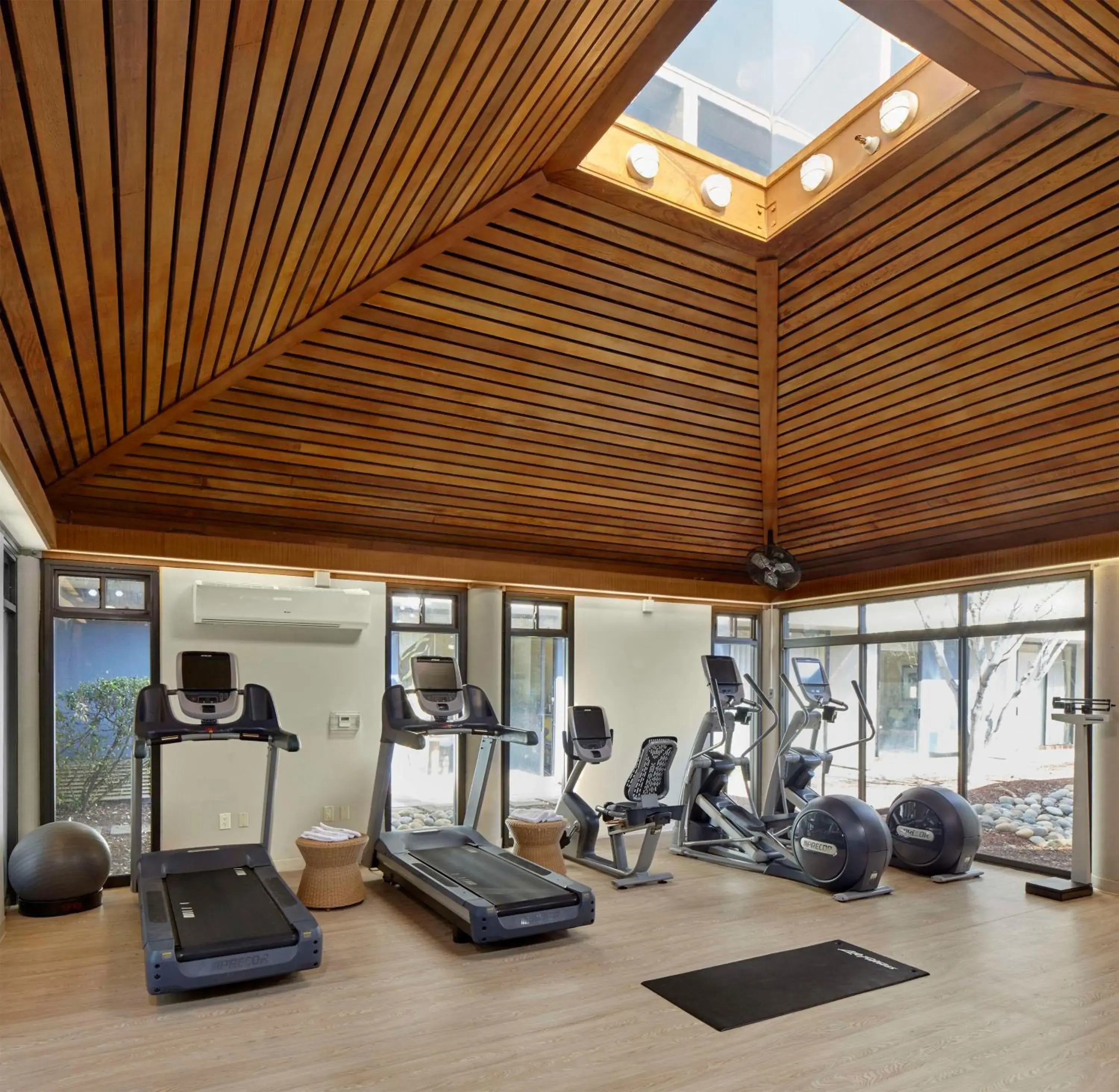 Fitness centre/facilities in DoubleTree by Hilton Hotel Berkeley Marina Fitness centre/facilities in DoubleTree by Hilton Hotel Berkeley Marina