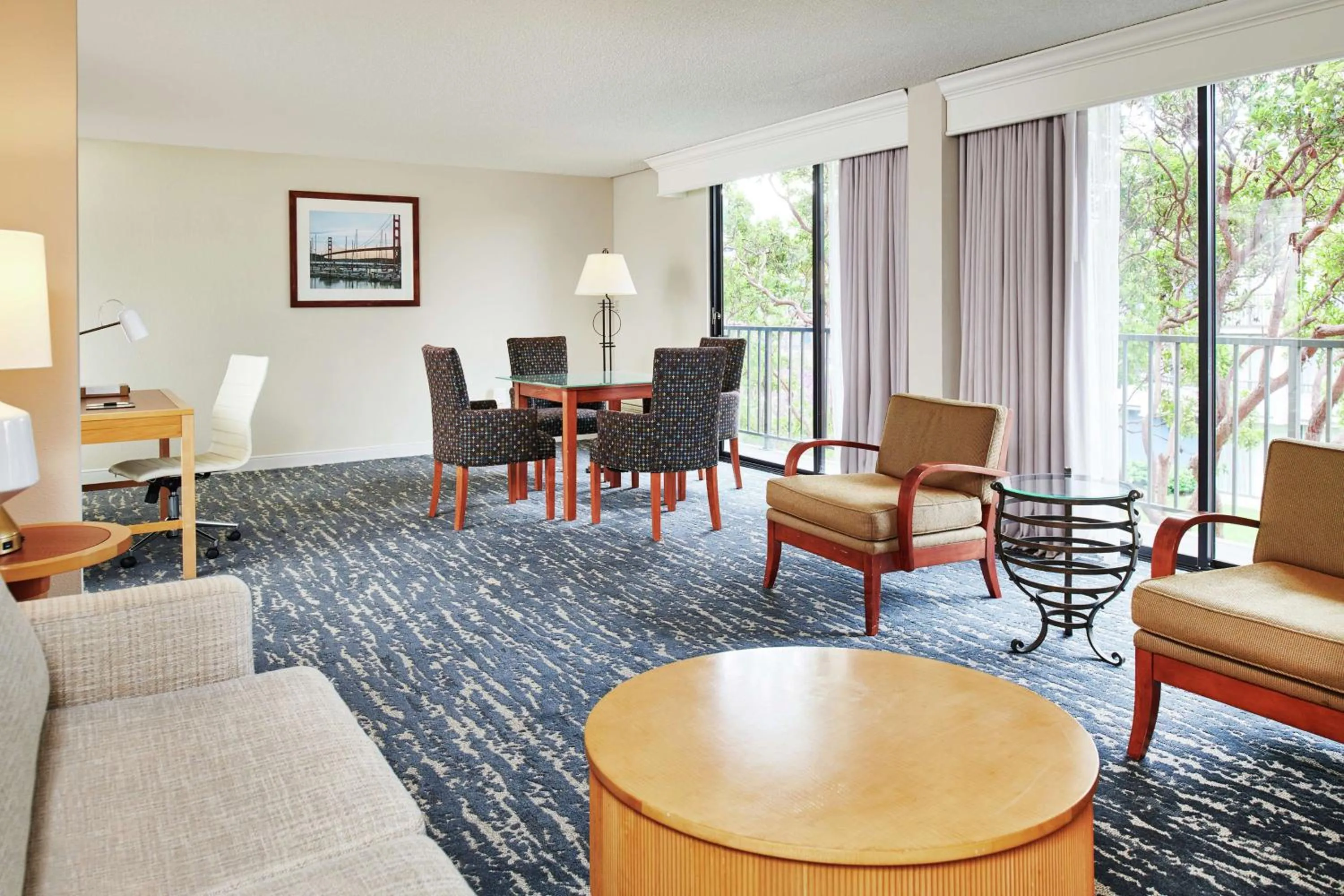Living room in DoubleTree by Hilton Hotel Berkeley Marina