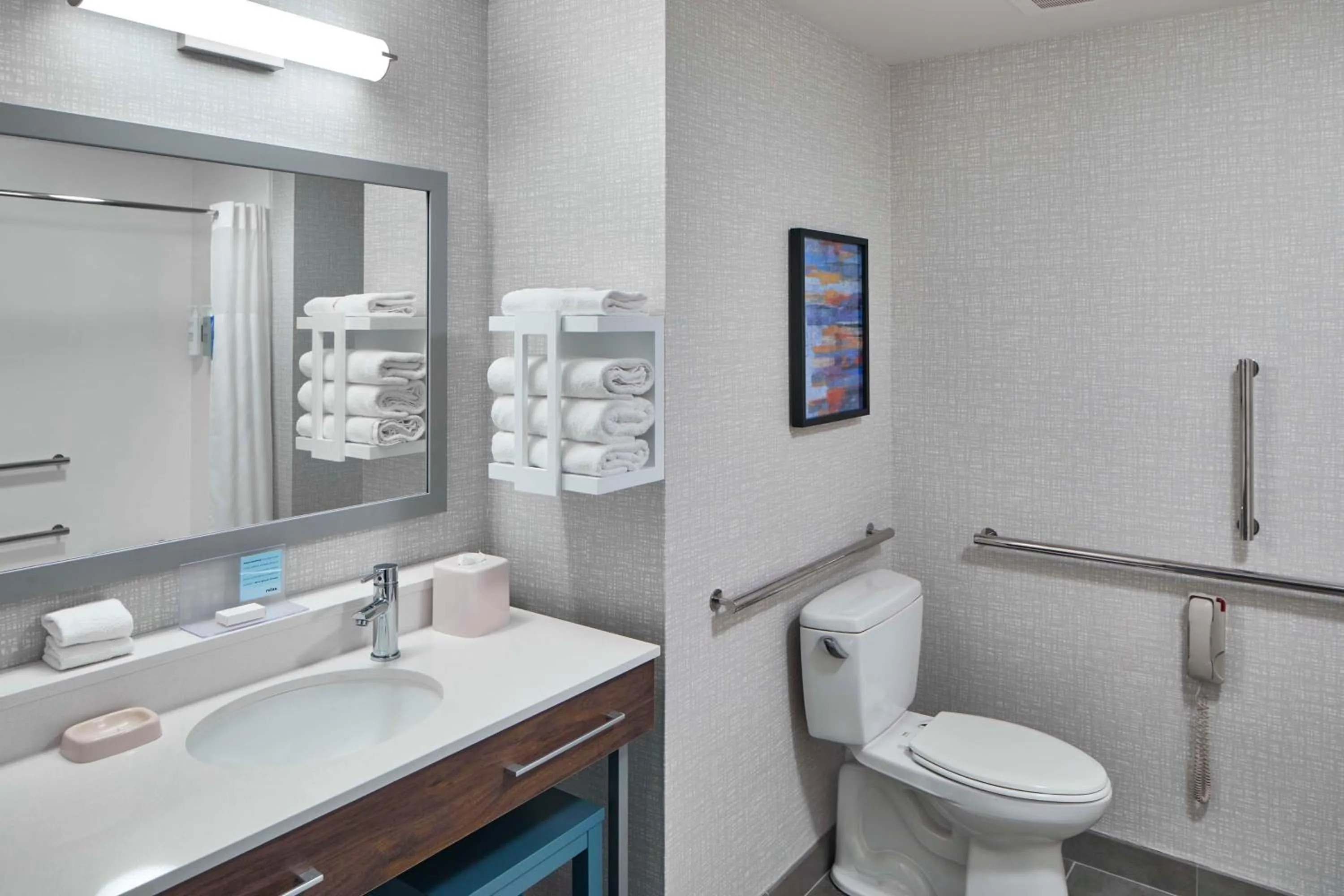 Bathroom in Hampton Inn & Suites Saratoga Springs Downtown