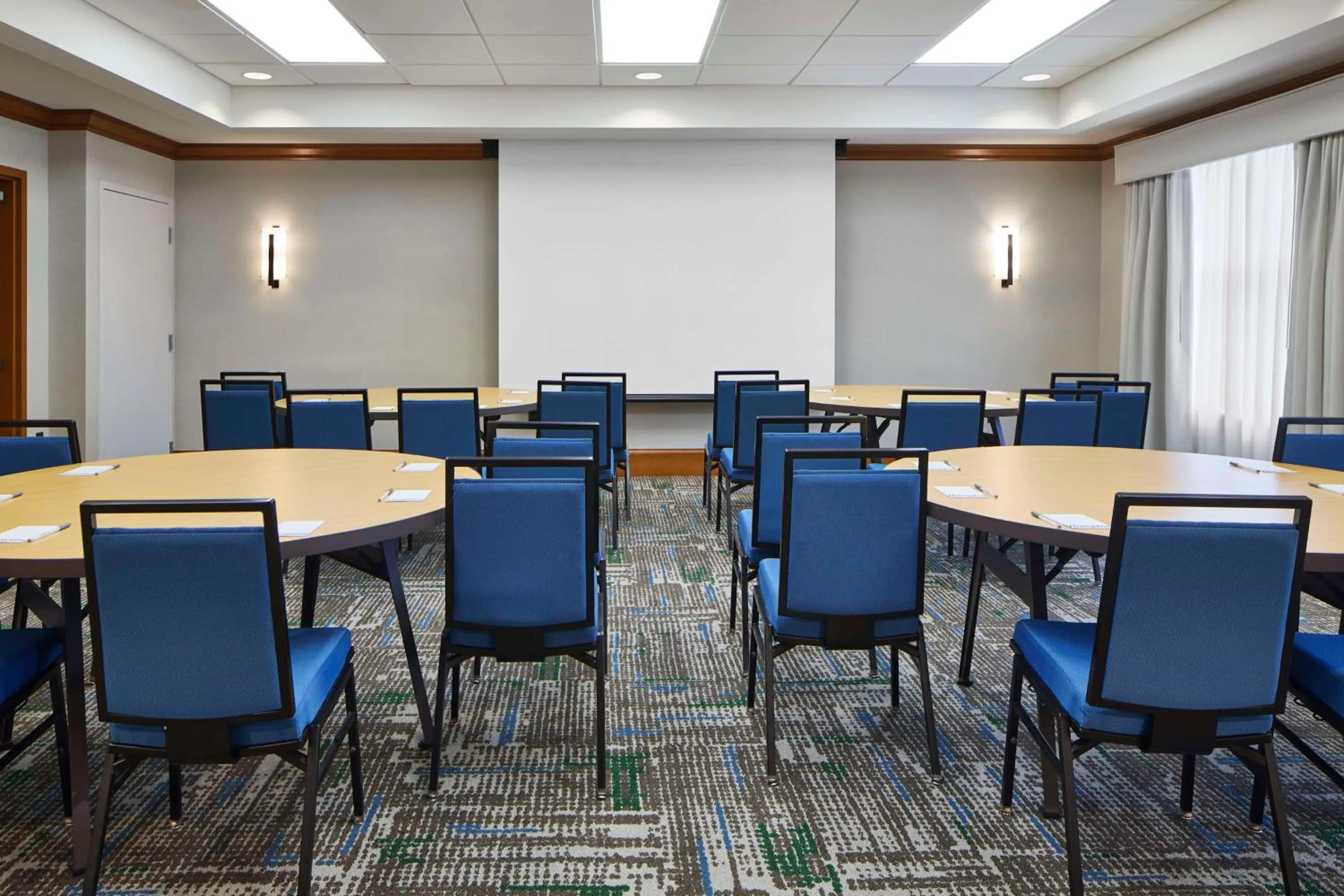 Meeting/conference room in Hampton Inn & Suites Saratoga Springs Downtown
