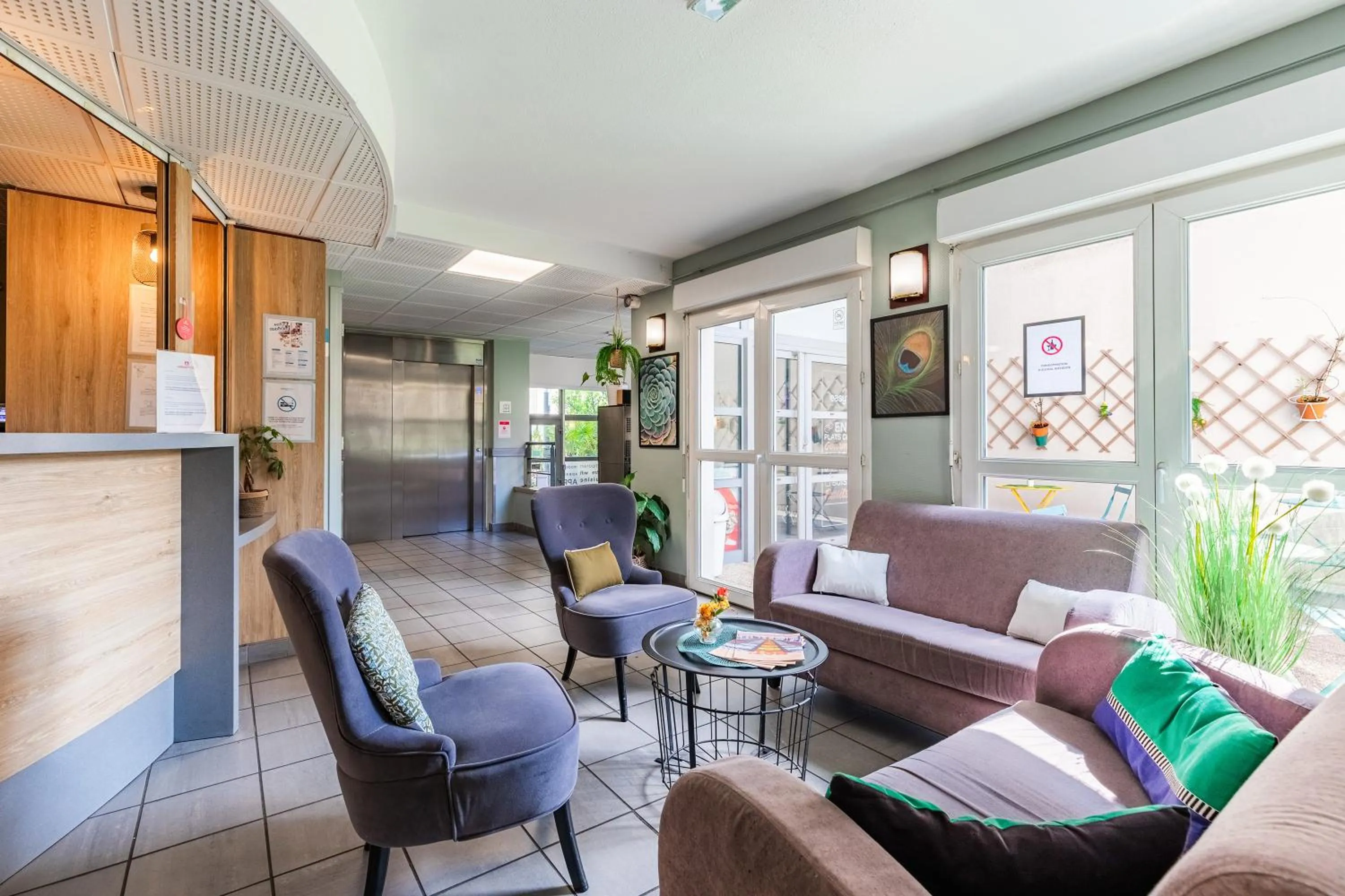 Lobby or reception in Appart'City Classic Lyon Villeurbanne