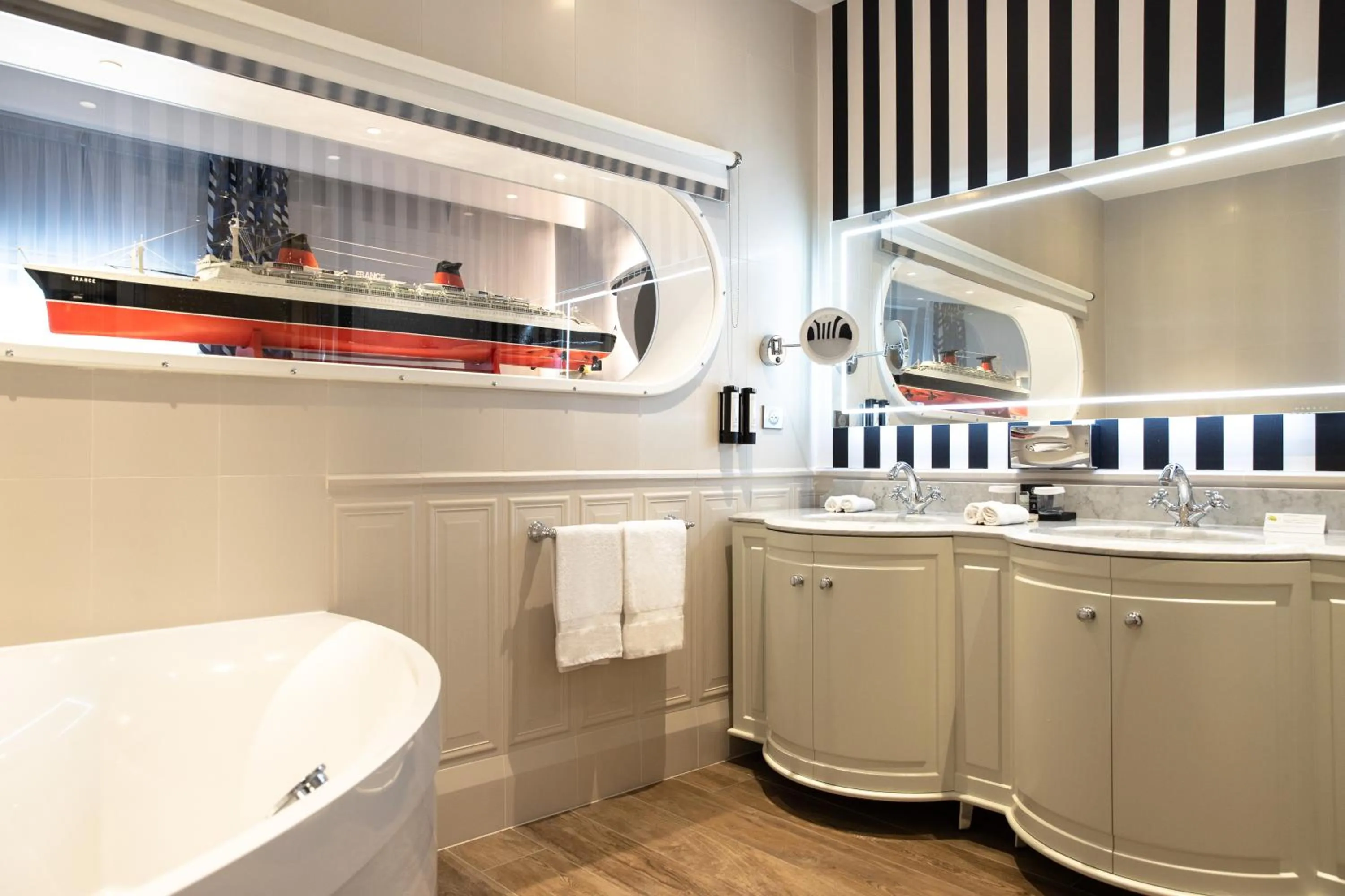 Bathroom in Hotel Le Negresco