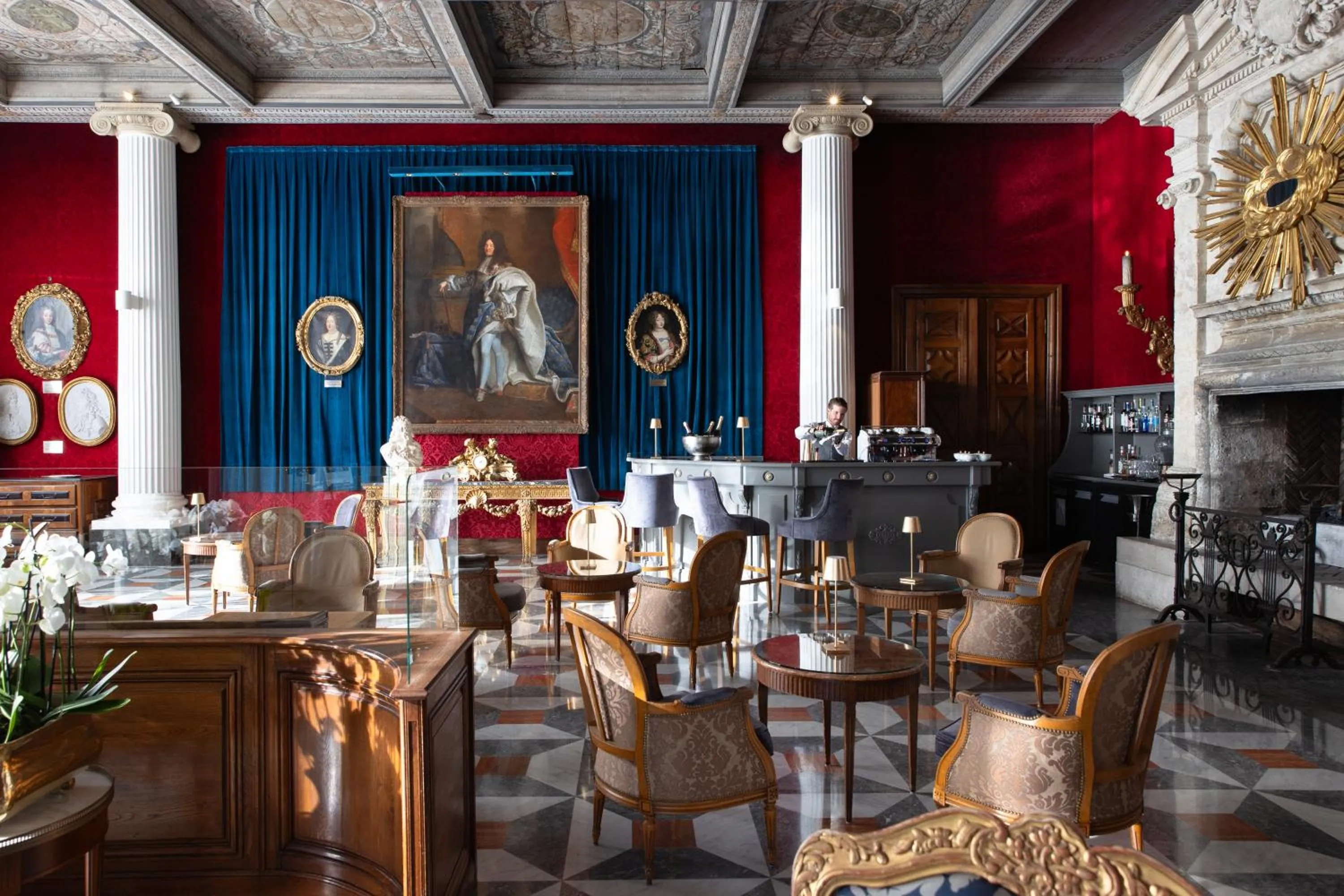 Lounge or bar in Hotel Le Negresco