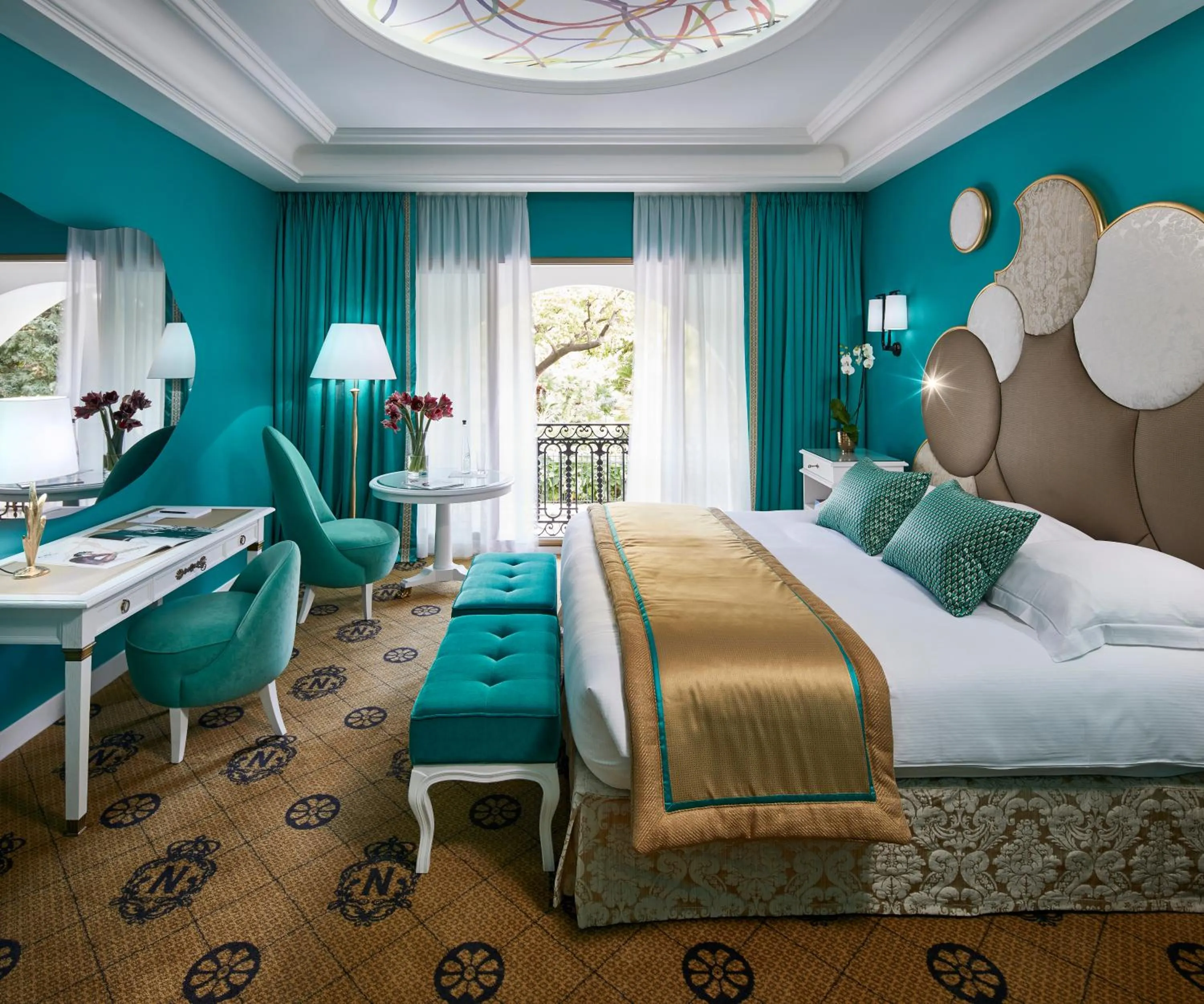 Bed in Hotel Le Negresco