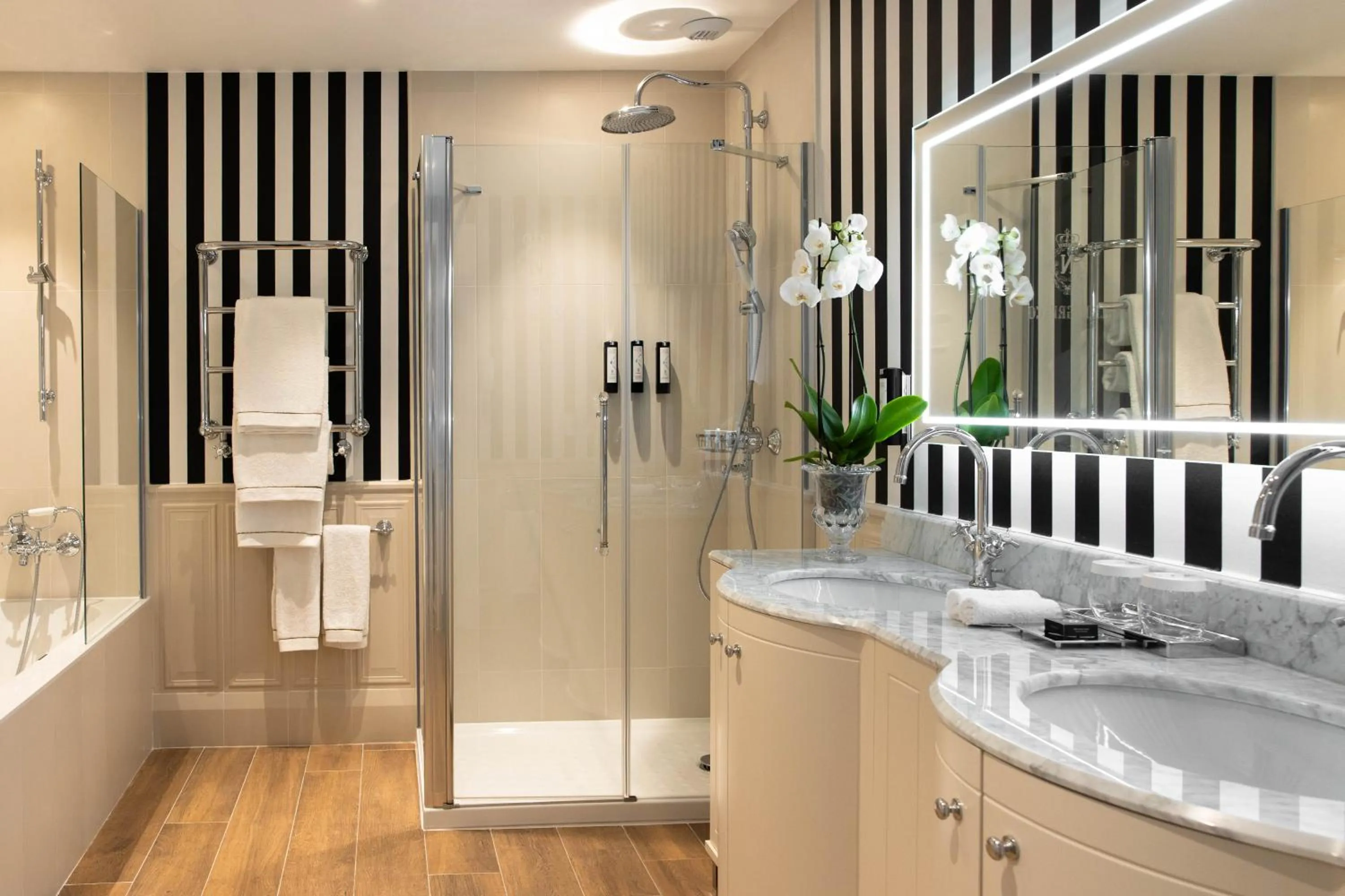 Bathroom in Hotel Le Negresco