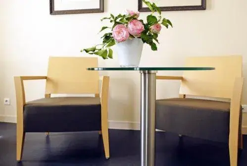 Lobby or reception in Hôtel Ronsard Lobby or reception in Hôtel Ronsard