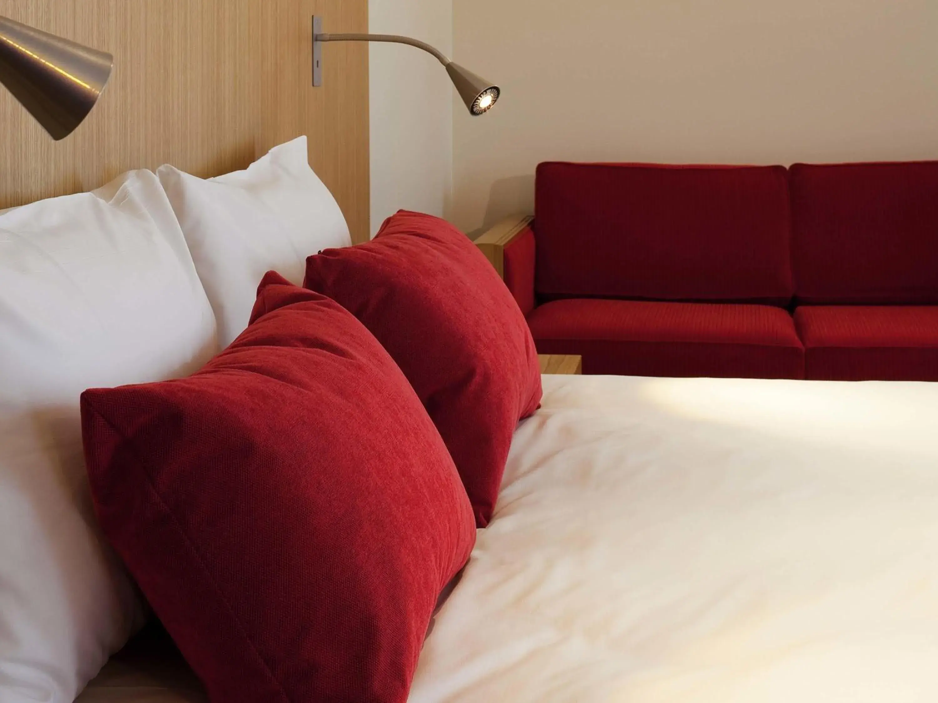 Bedroom, Bed in Hôtel Mercure Vittel Bedroom, Bed in Hôtel Mercure Vittel